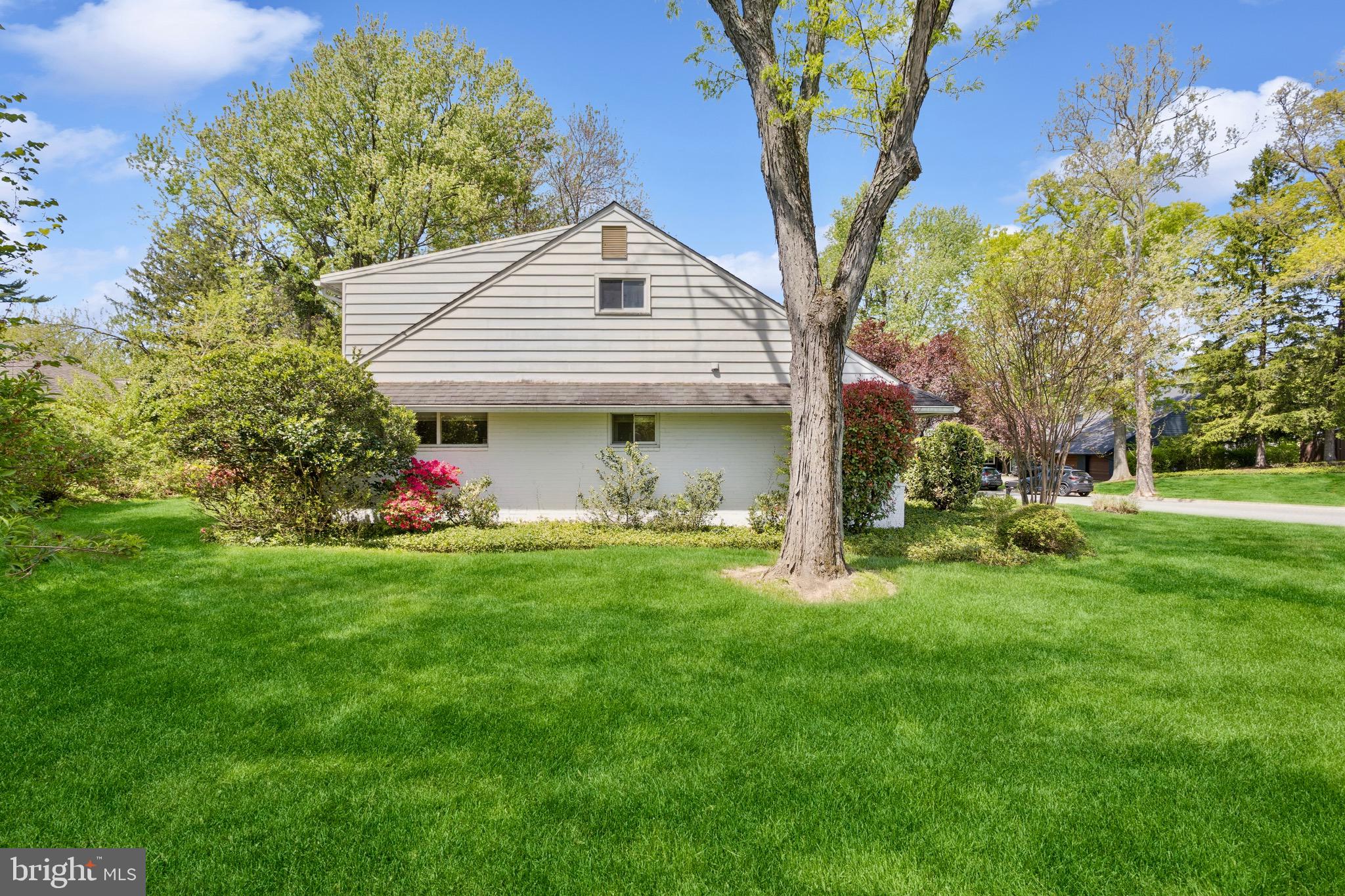 LONG MEADOW ESTATES - Residential