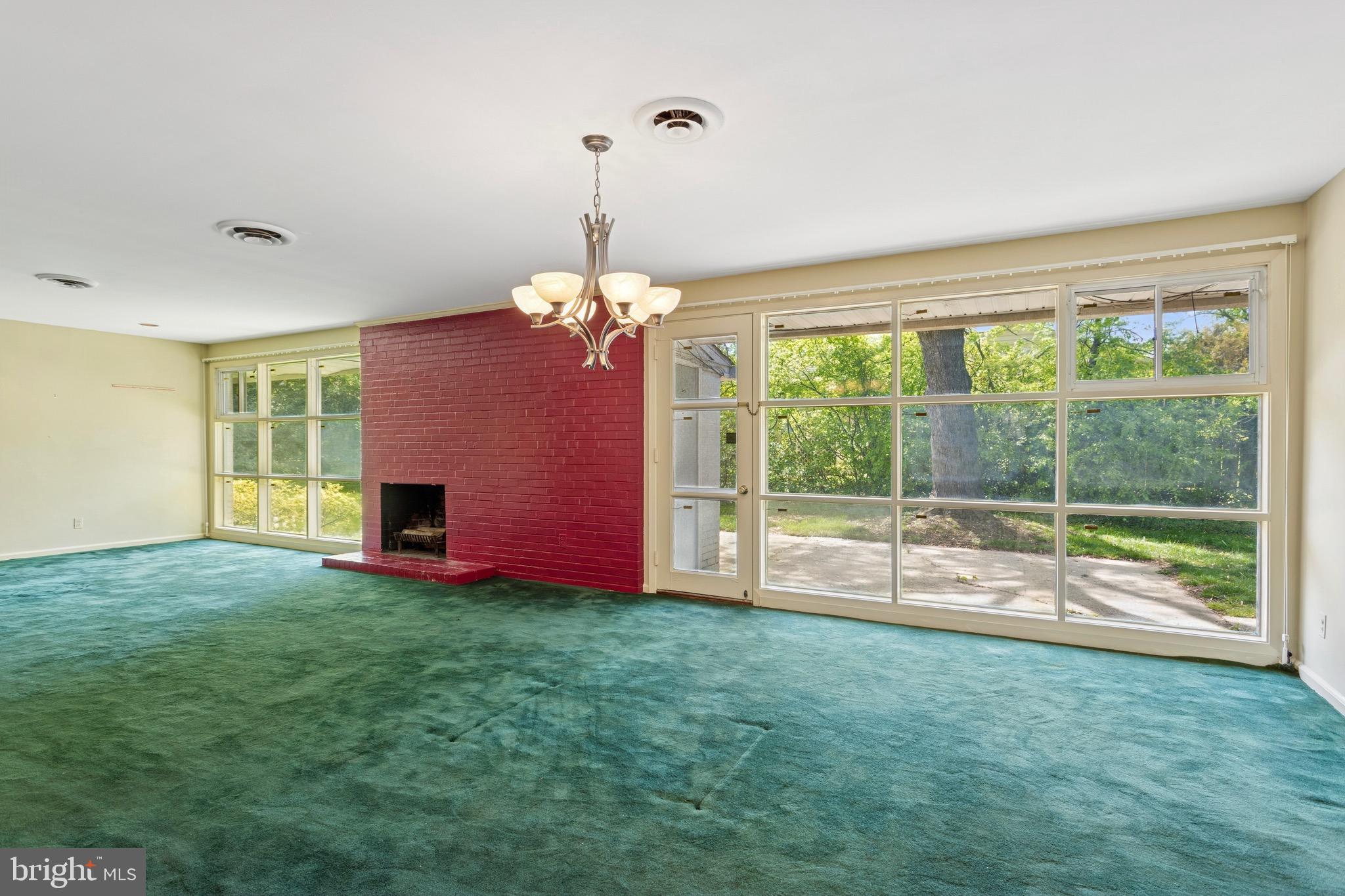 LONG MEADOW ESTATES - Residential