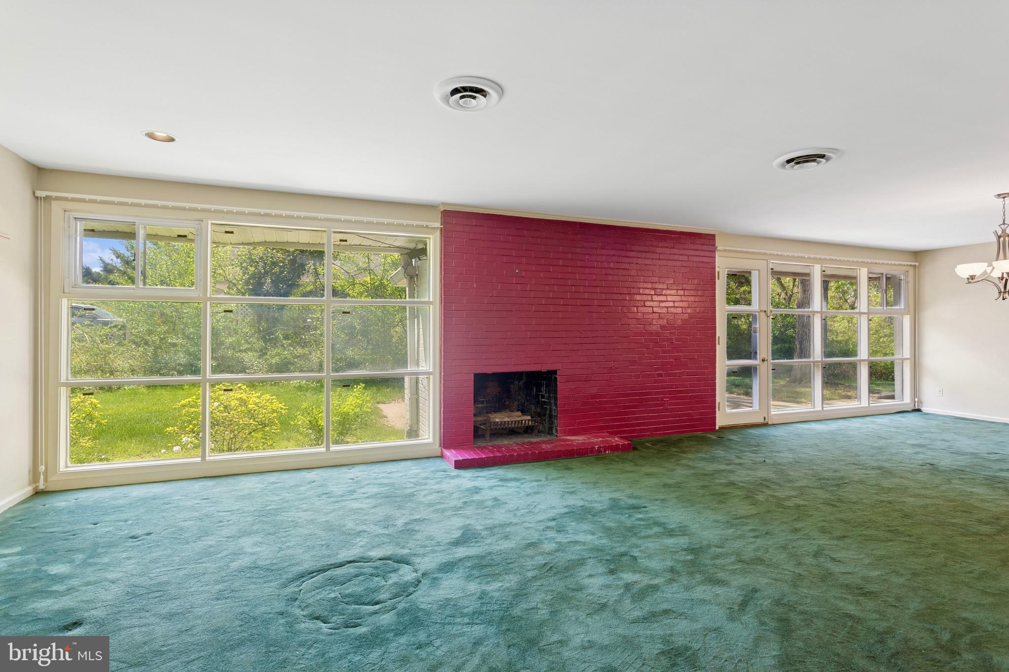 LONG MEADOW ESTATES - Residential