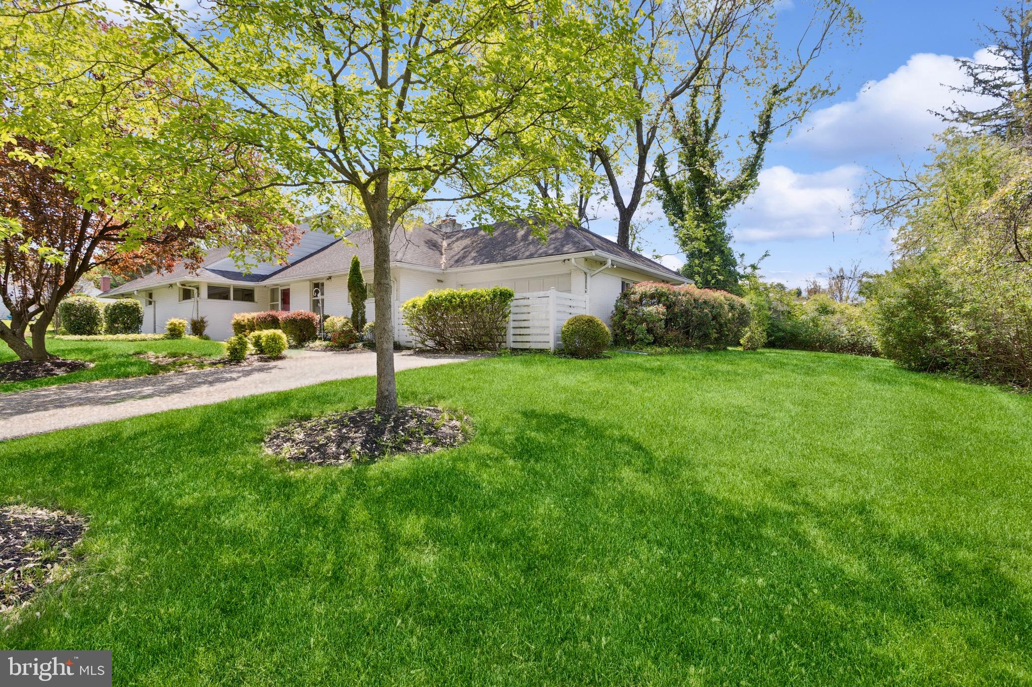 LONG MEADOW ESTATES - Residential