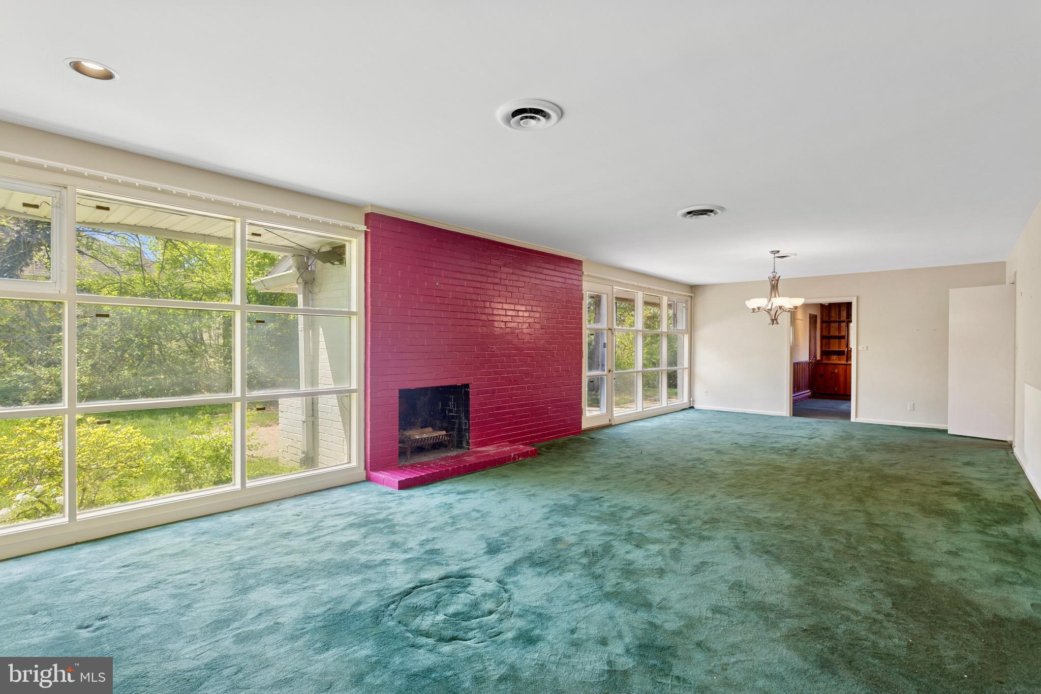 LONG MEADOW ESTATES - Residential