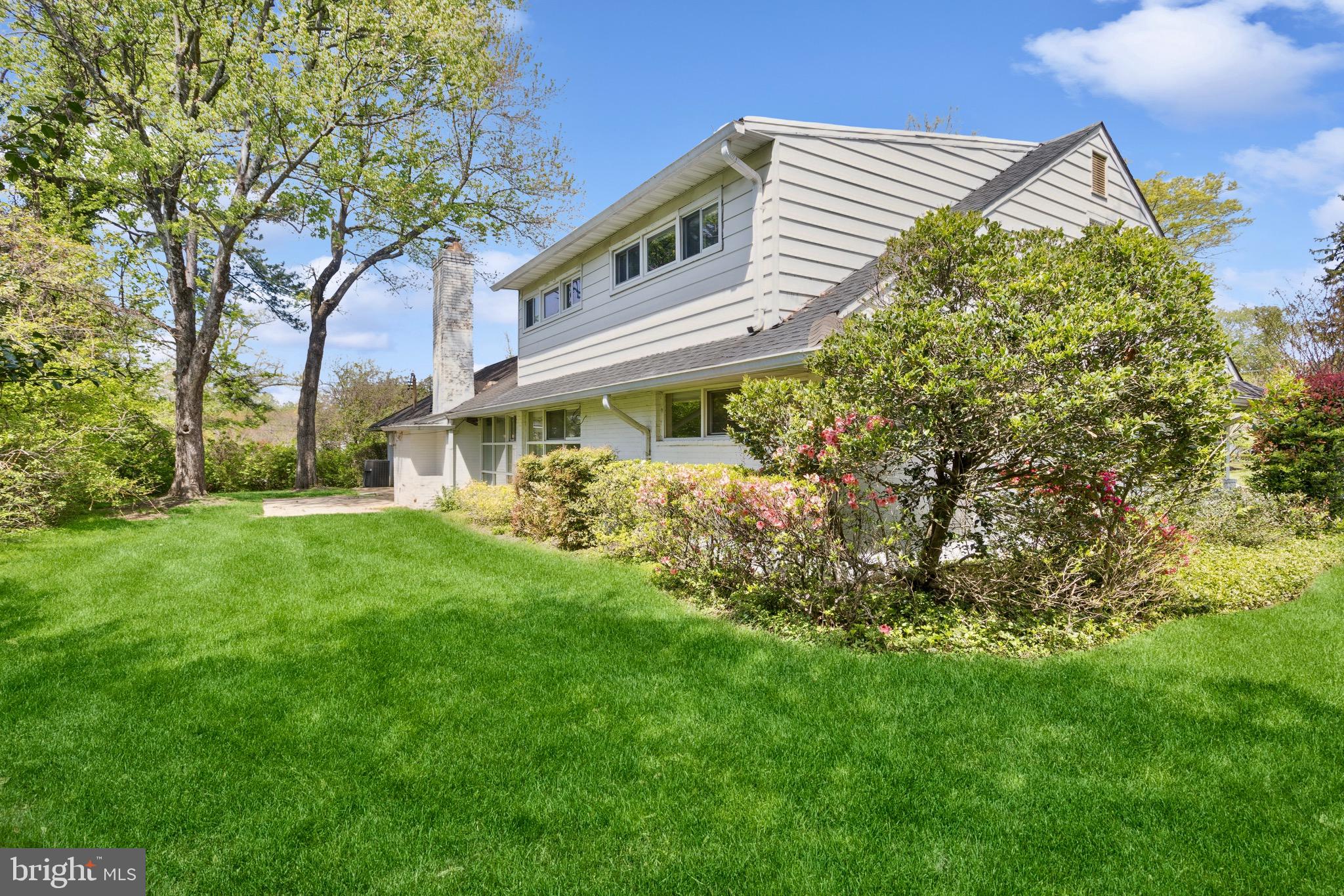 LONG MEADOW ESTATES - Residential