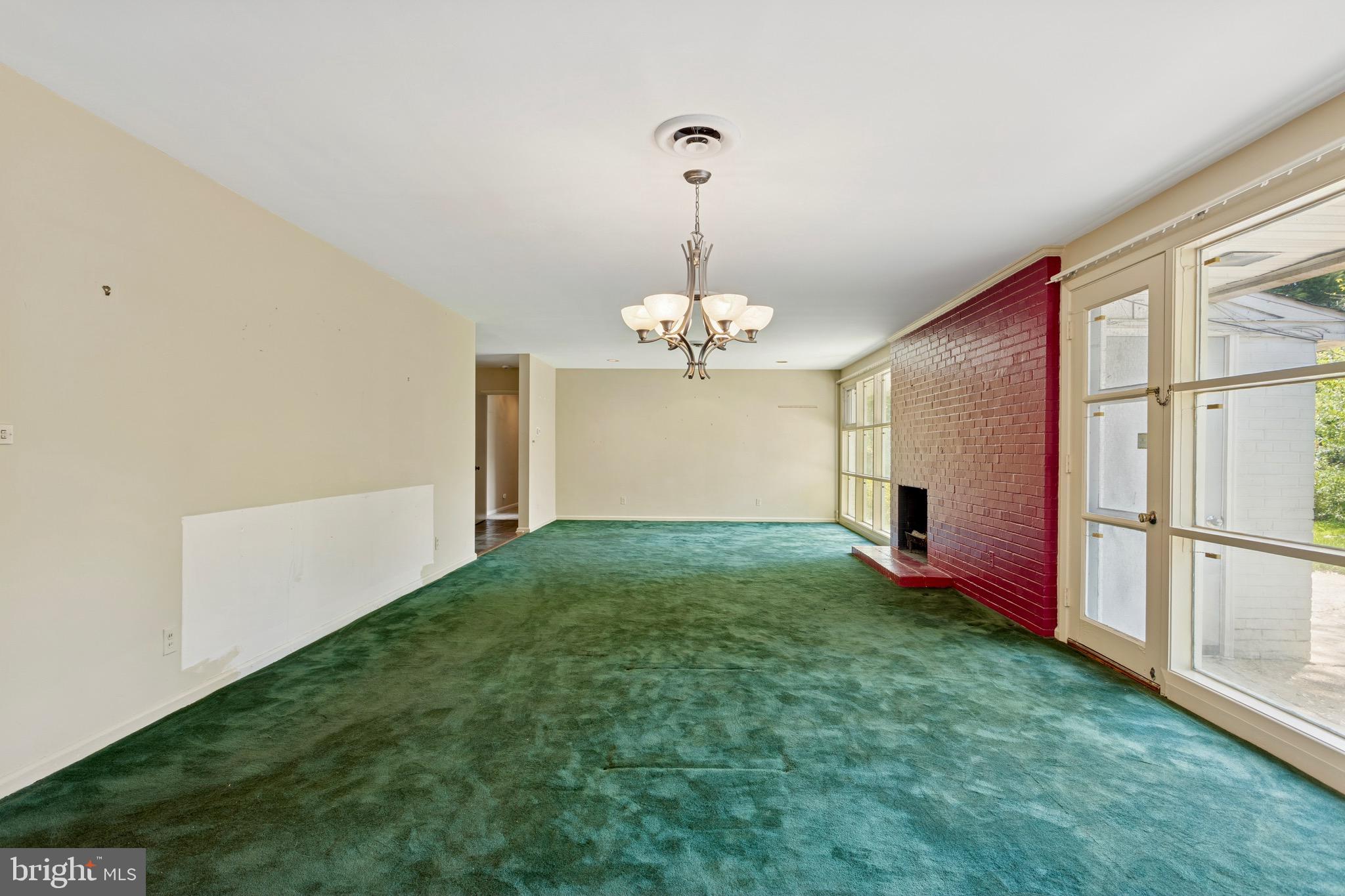 LONG MEADOW ESTATES - Residential