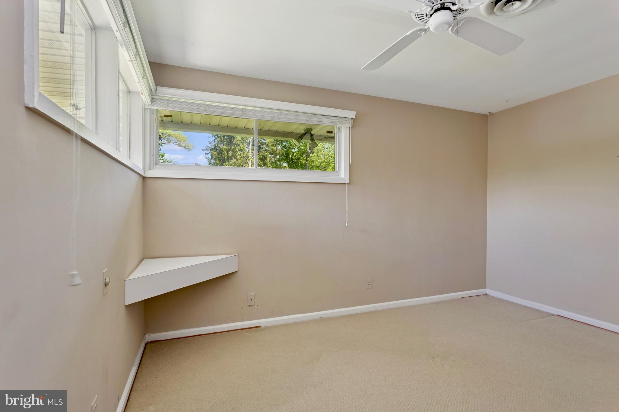 LONG MEADOW ESTATES - Residential