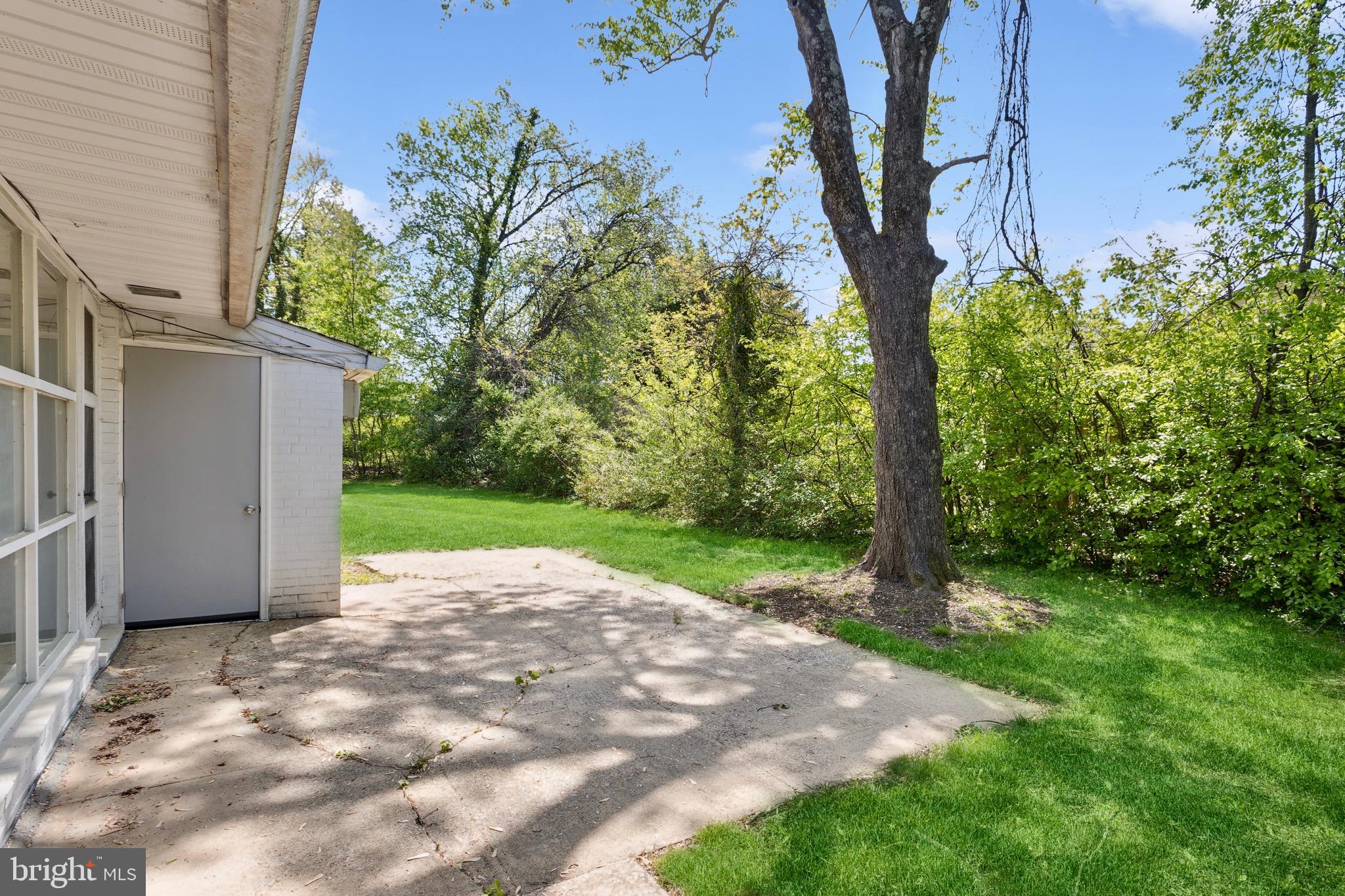 LONG MEADOW ESTATES - Residential