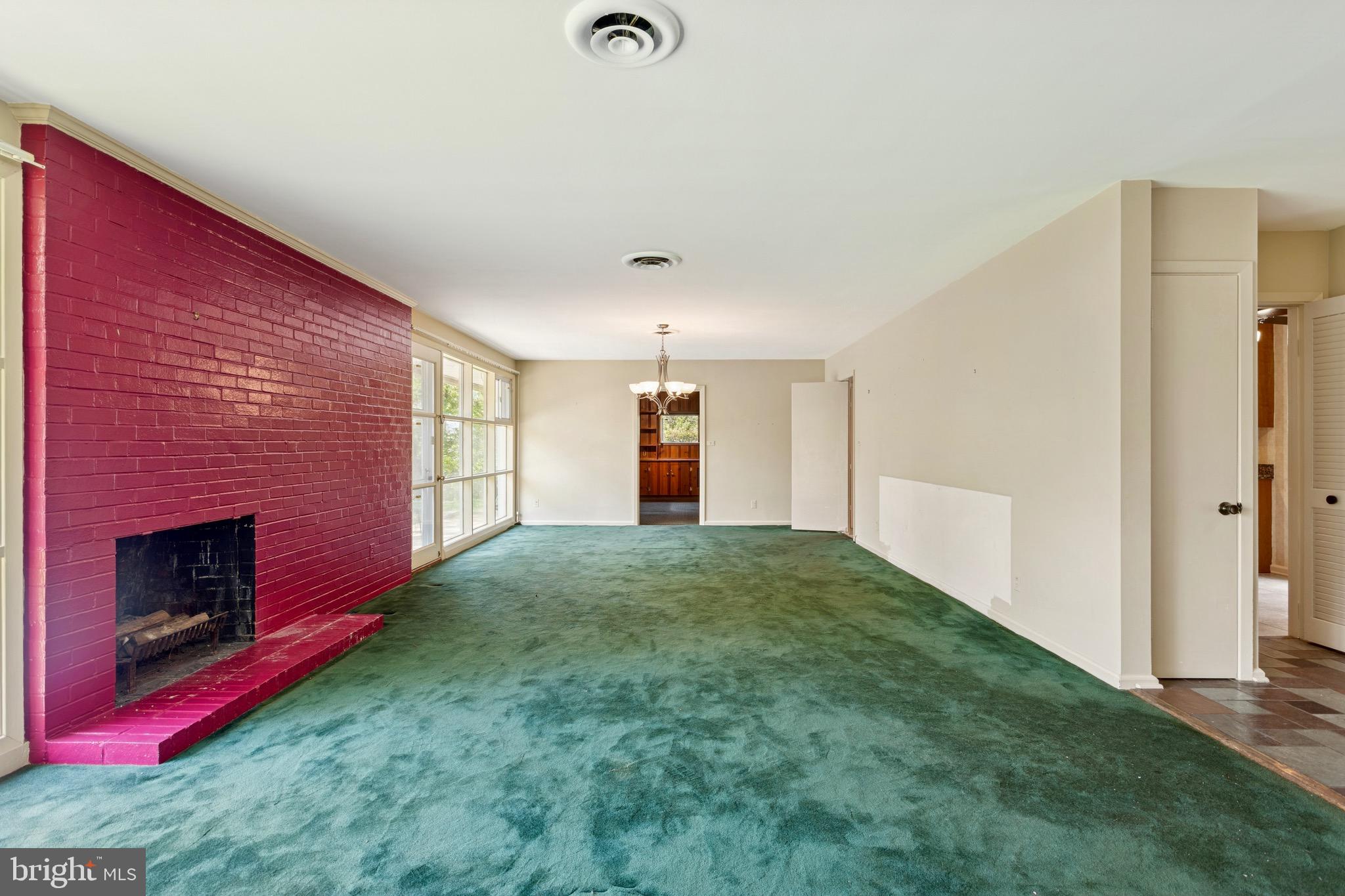 LONG MEADOW ESTATES - Residential