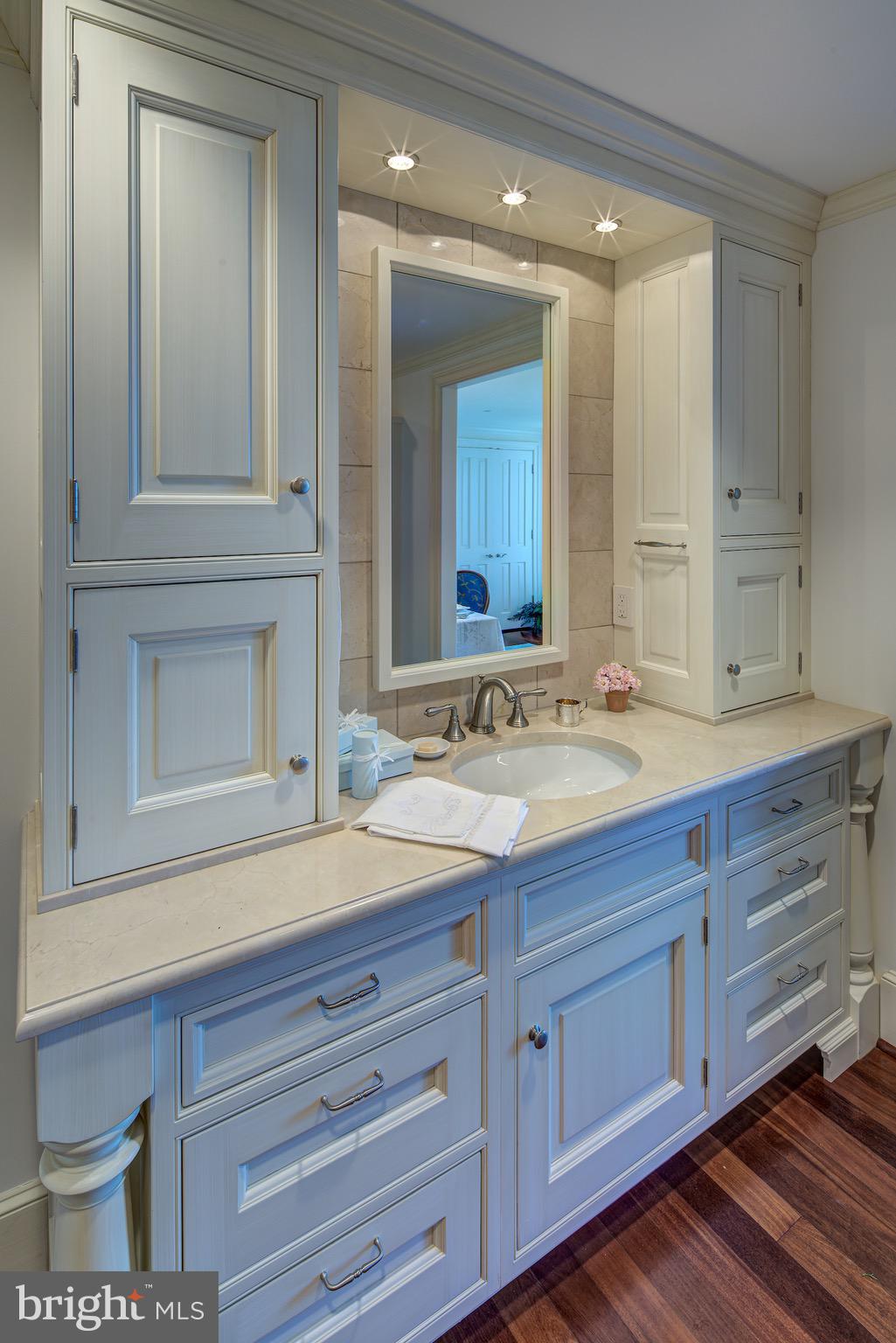 CHEVY CHASE - Residential