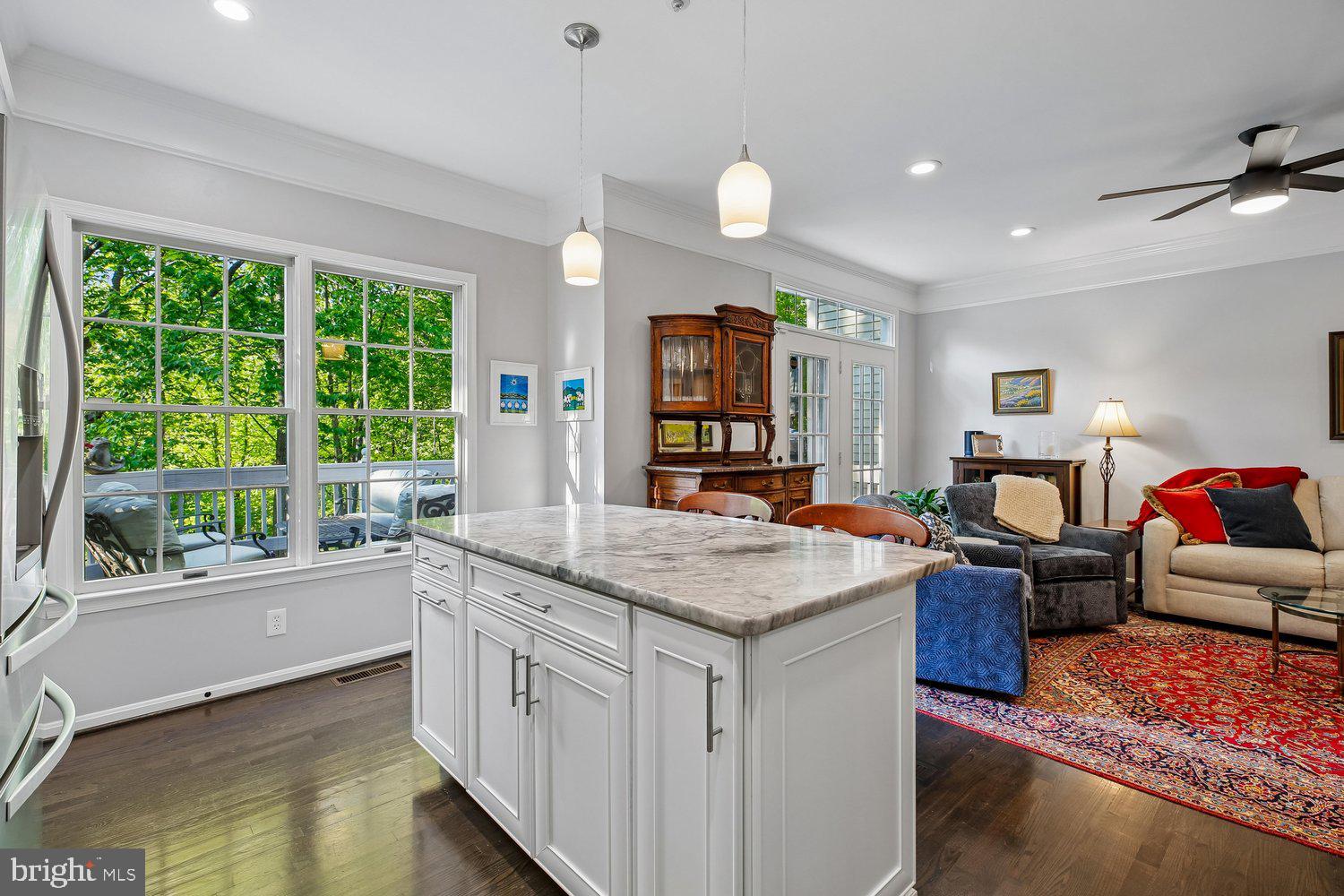 LAKE HALLOWELL - Residential