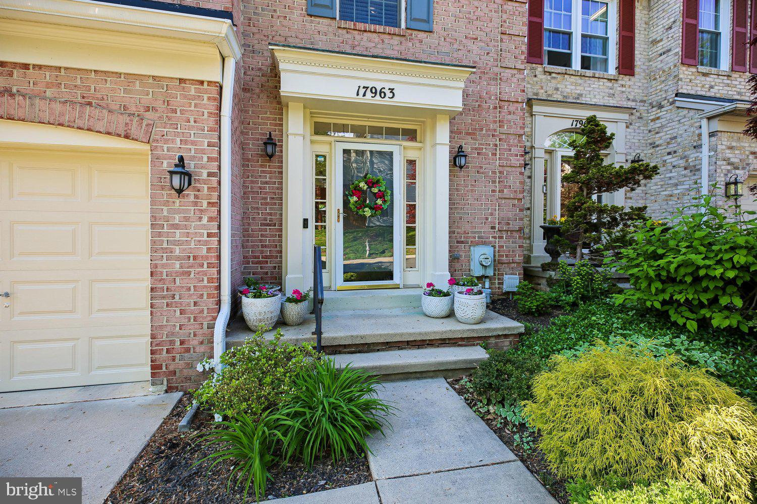 LAKE HALLOWELL - Residential