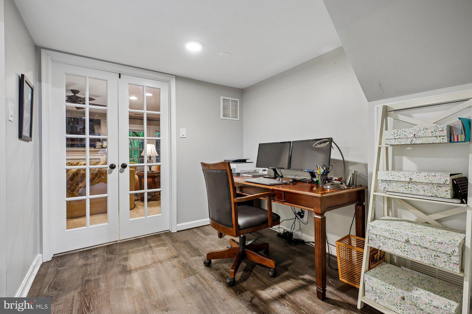 LAKE HALLOWELL - Residential