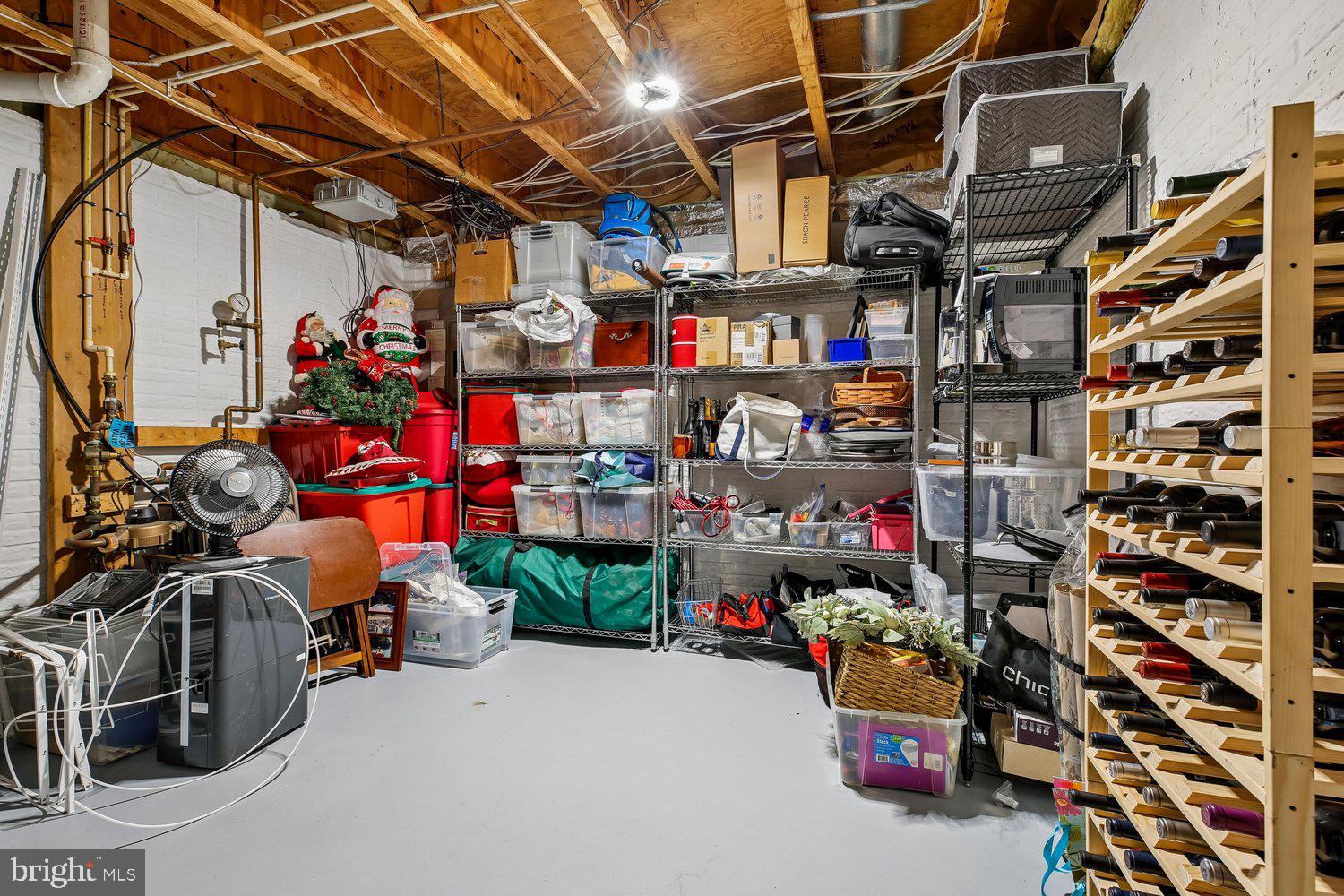 LAKE HALLOWELL - Residential