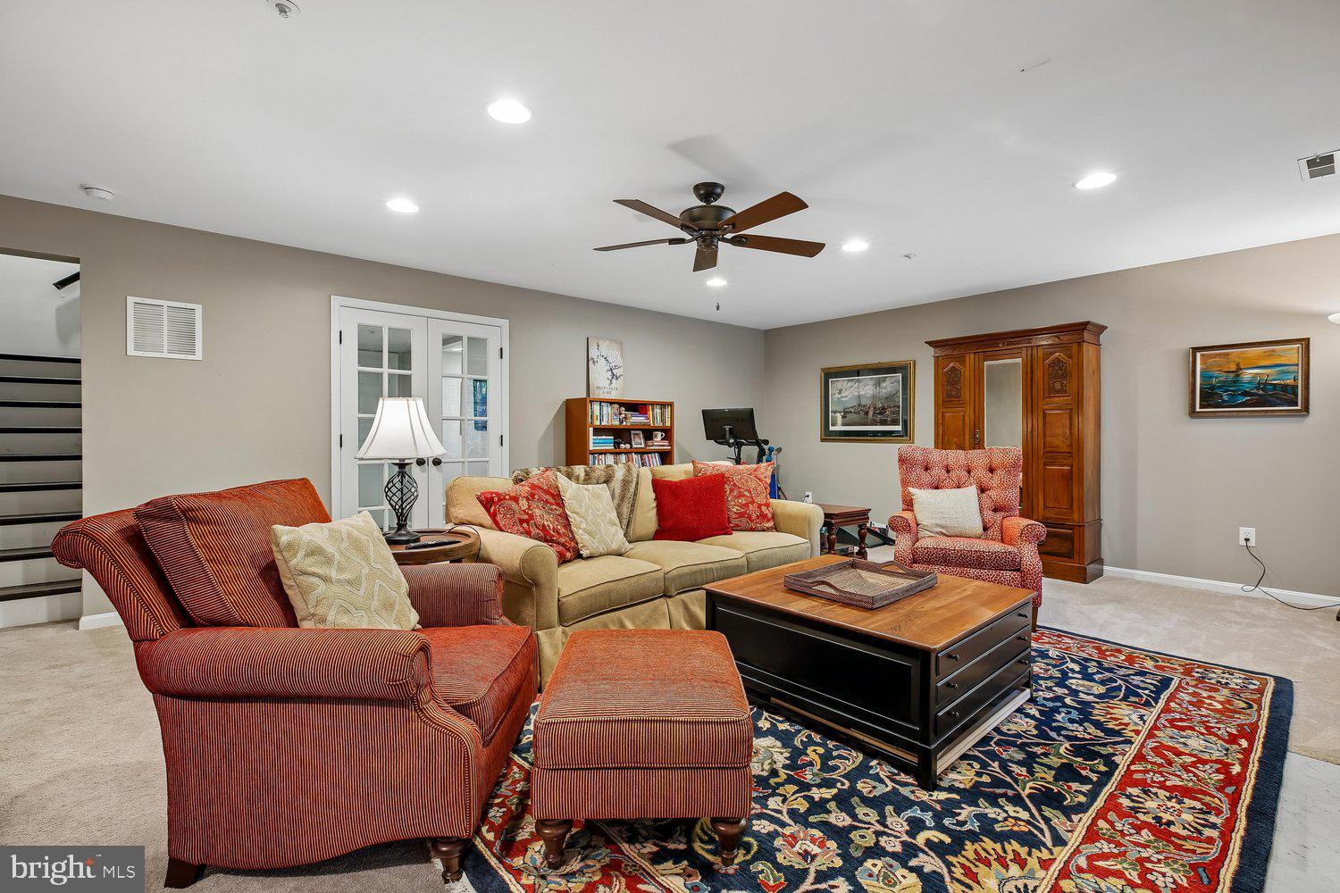 LAKE HALLOWELL - Residential