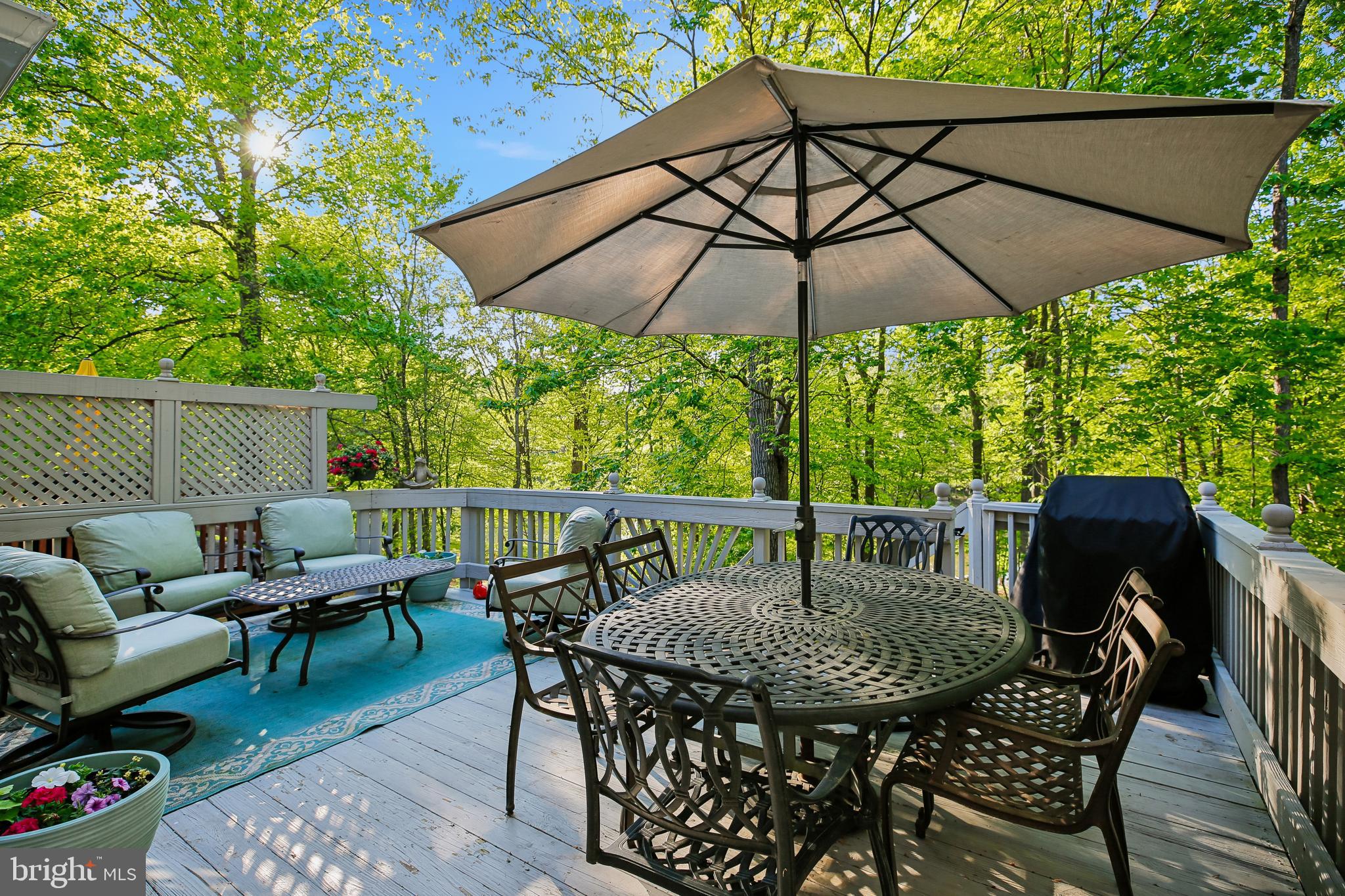 LAKE HALLOWELL - Residential