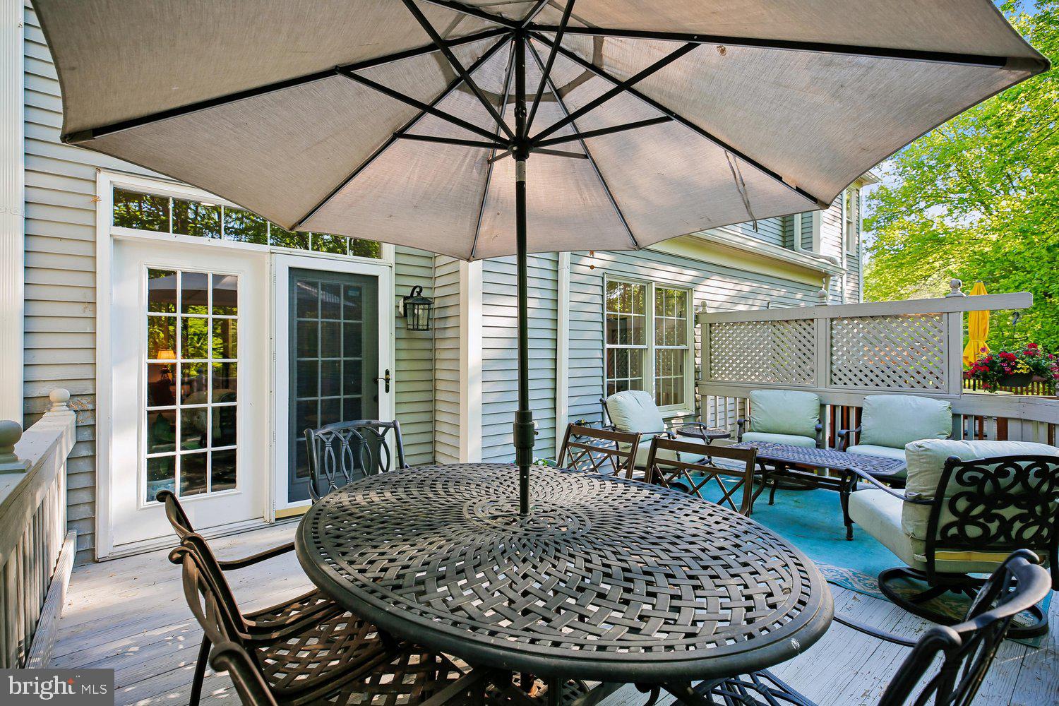 LAKE HALLOWELL - Residential