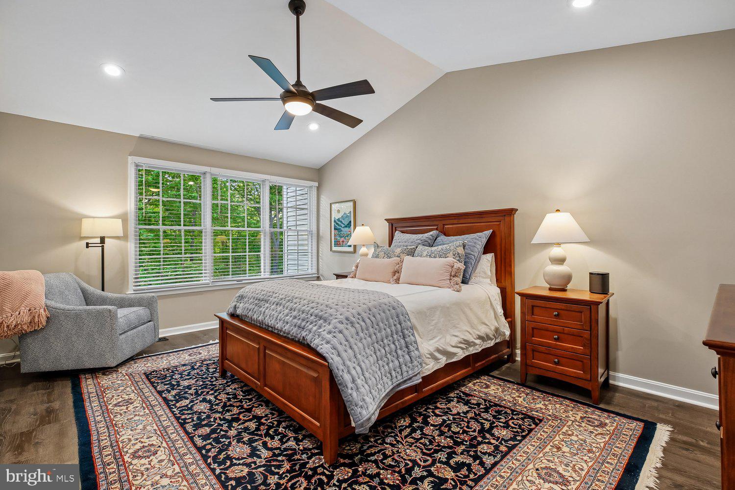 LAKE HALLOWELL - Residential