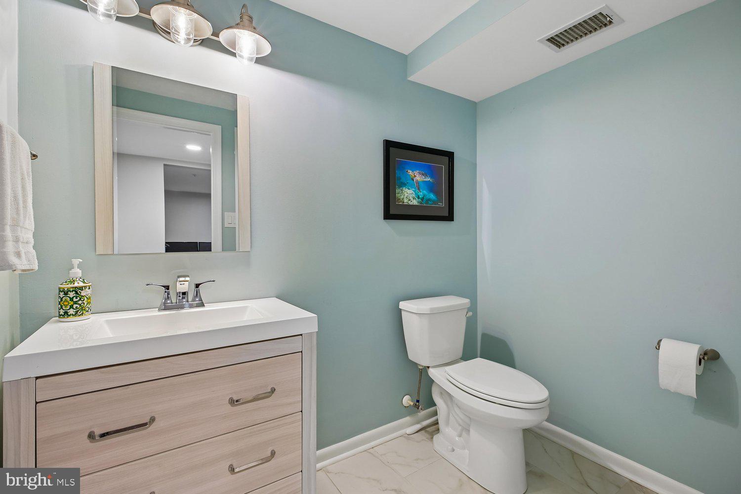 LAKE HALLOWELL - Residential