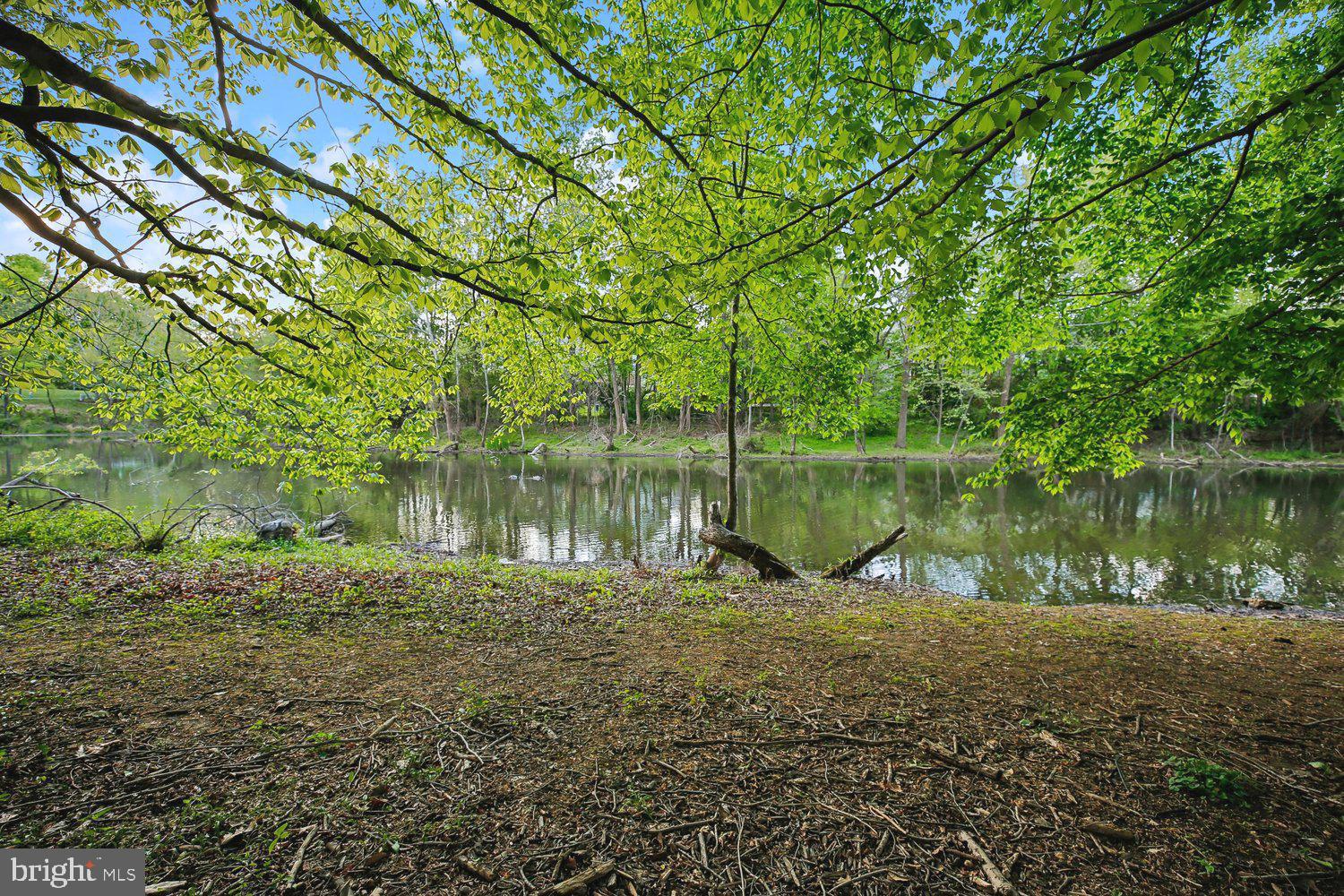 LAKE HALLOWELL - Residential
