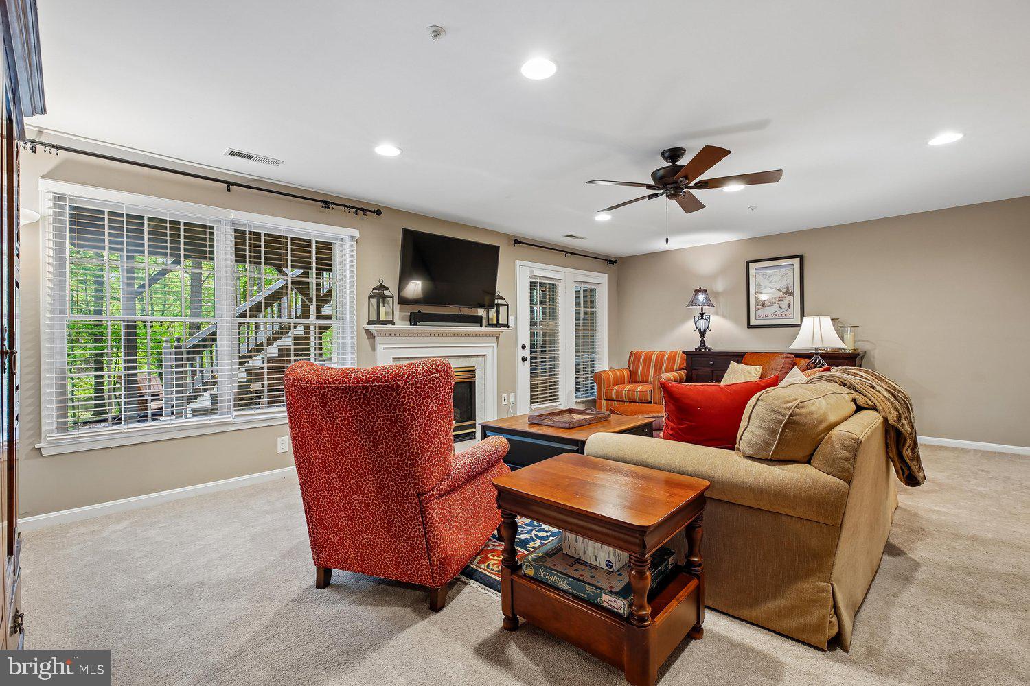 LAKE HALLOWELL - Residential