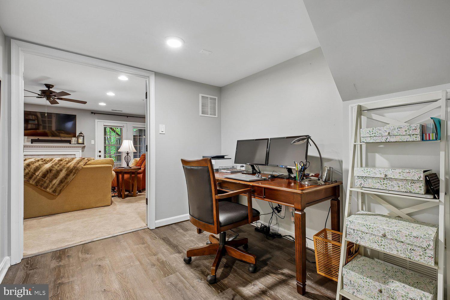 LAKE HALLOWELL - Residential