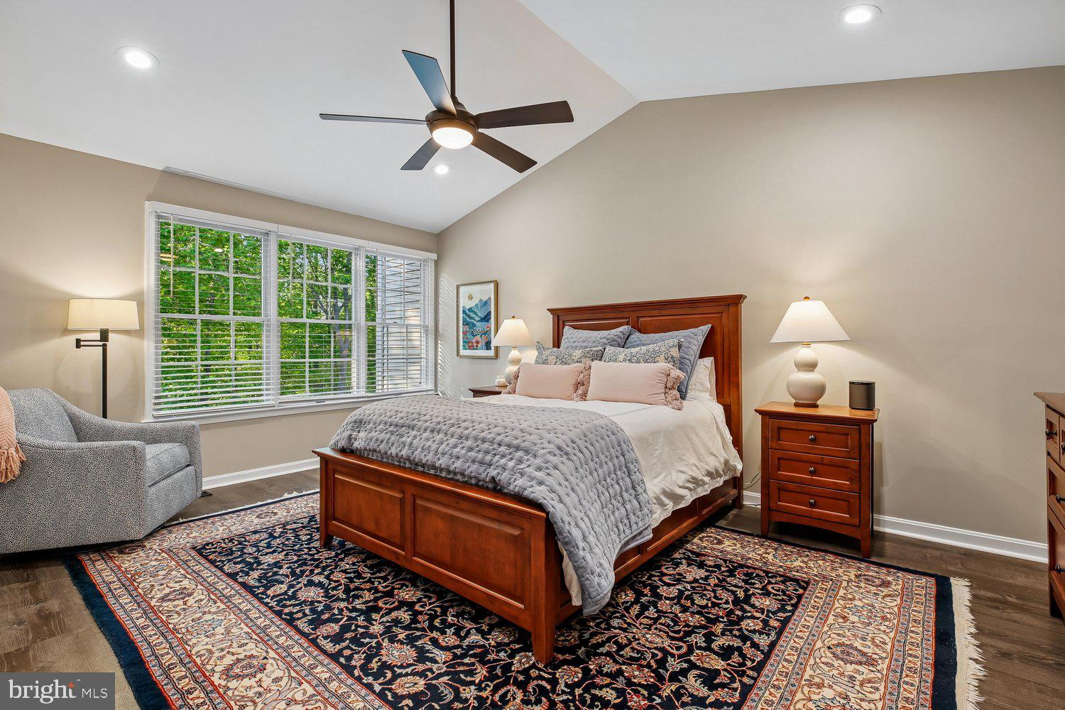 LAKE HALLOWELL - Residential