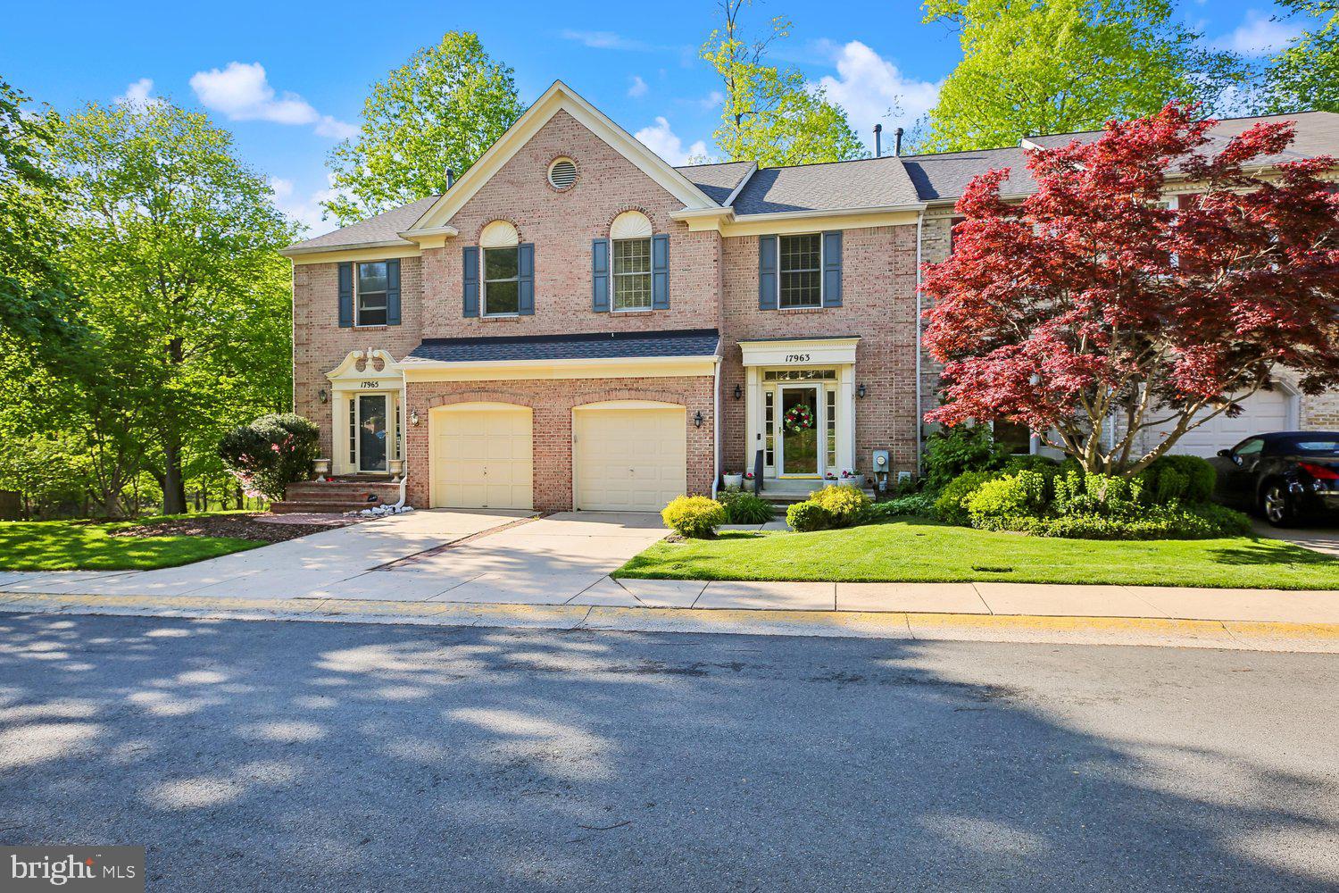 LAKE HALLOWELL - Residential