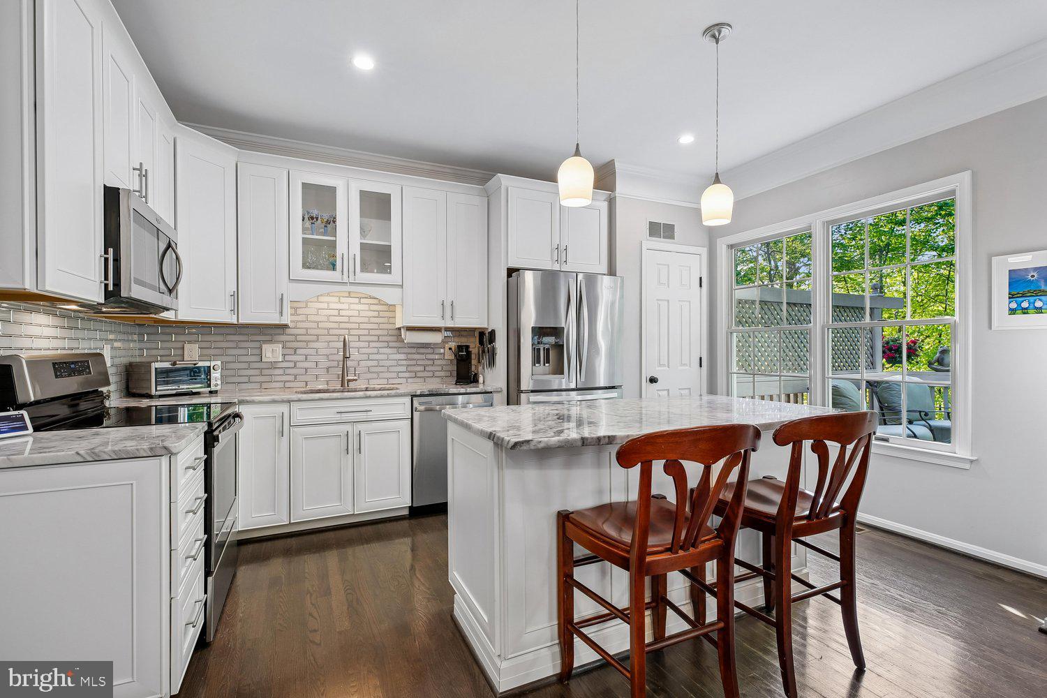 LAKE HALLOWELL - Residential