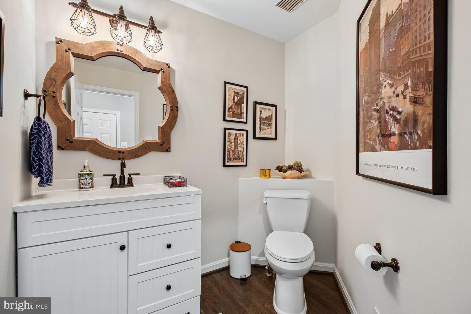 LAKE HALLOWELL - Residential