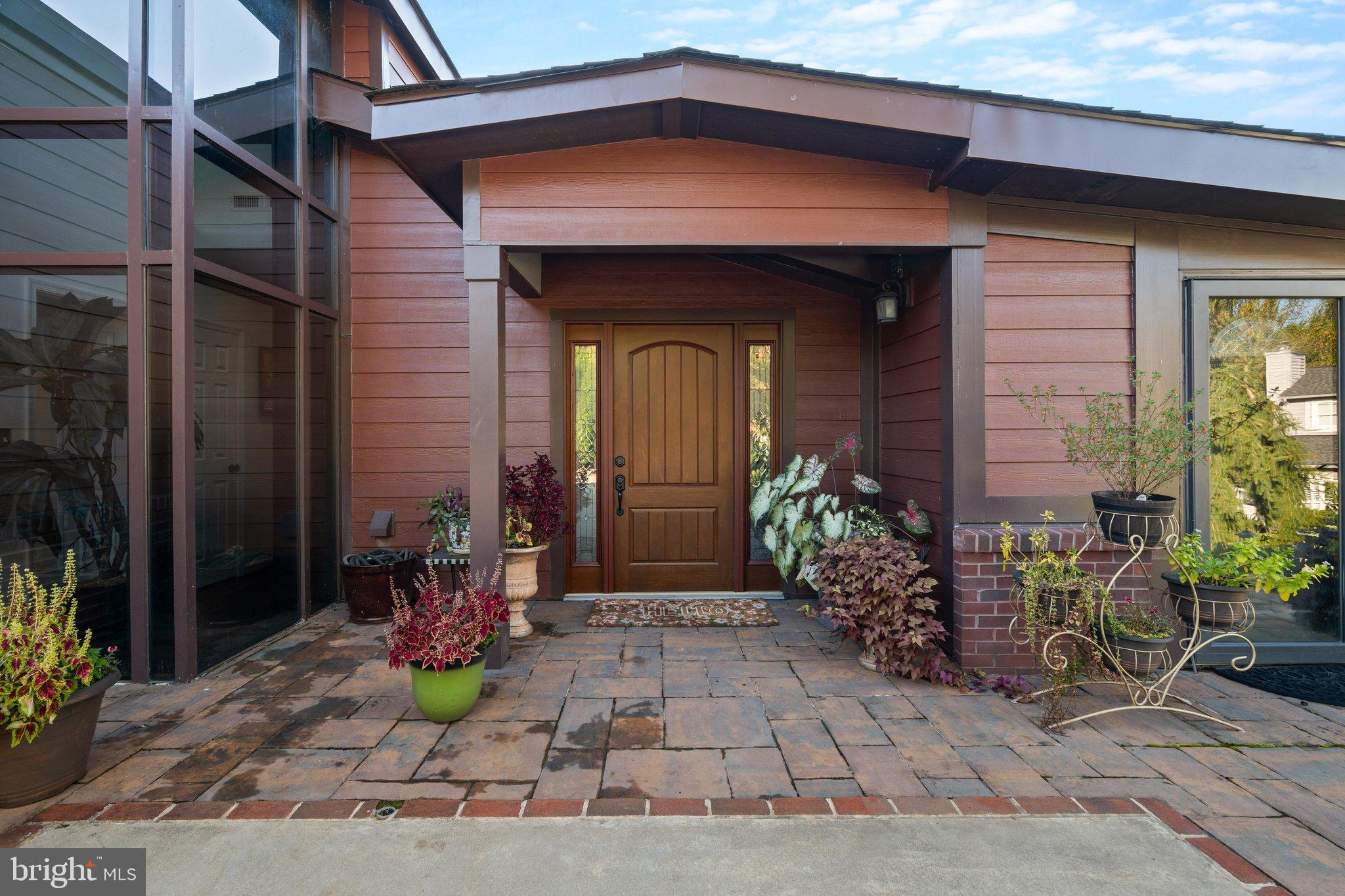 6711 MEADOWLAWN CIRCLE