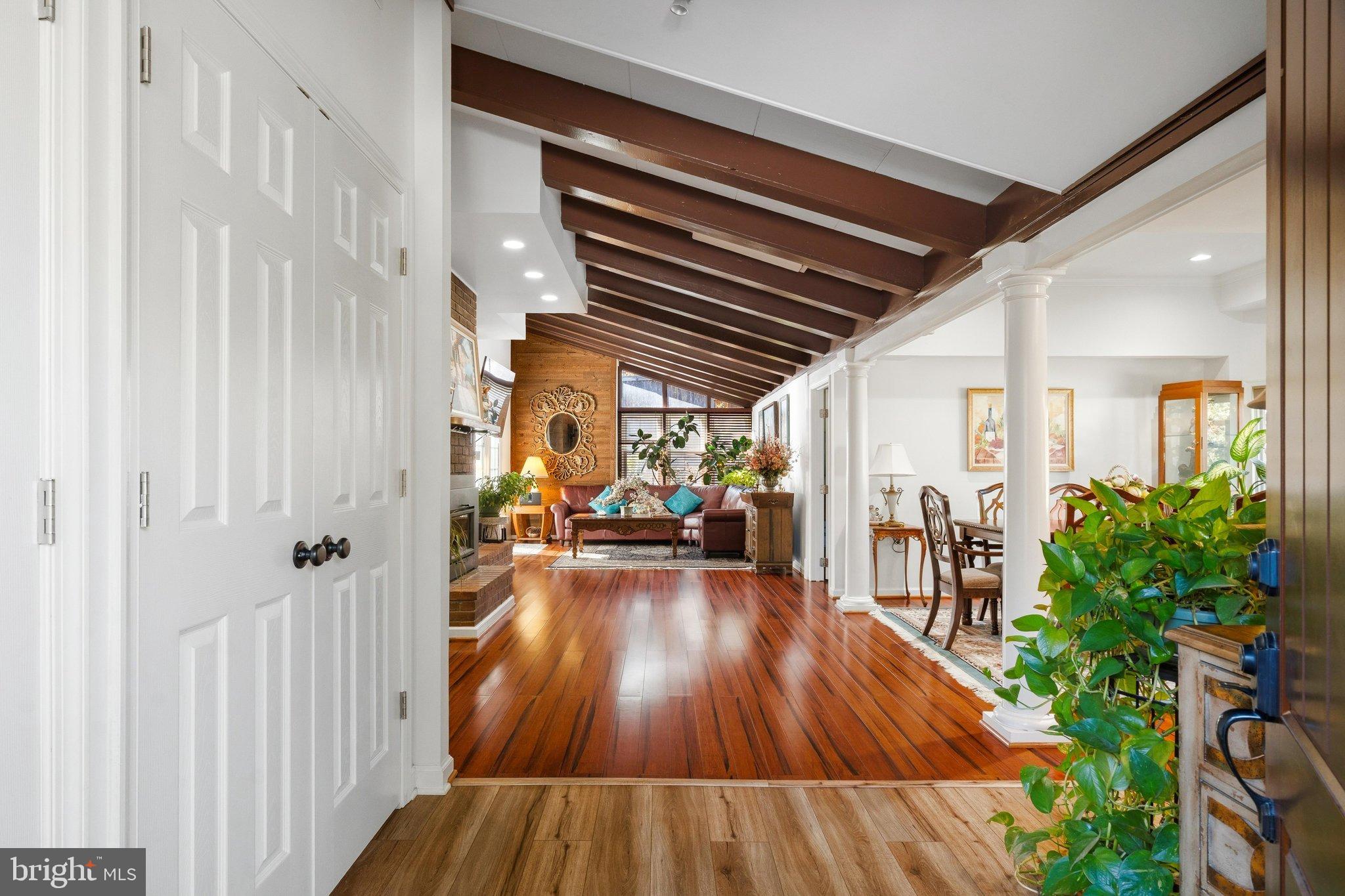 6711 MEADOWLAWN CIRCLE