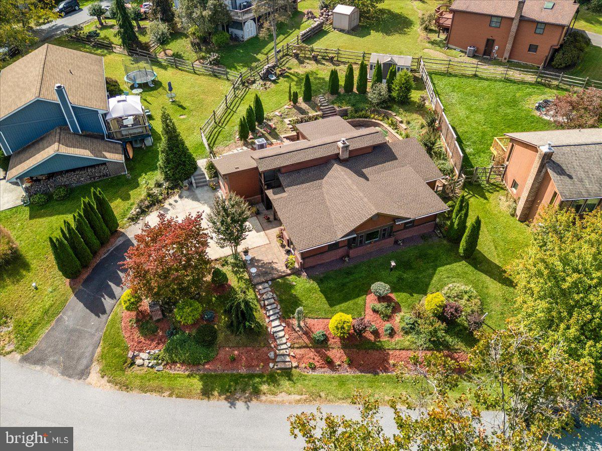6711 MEADOWLAWN CIRCLE