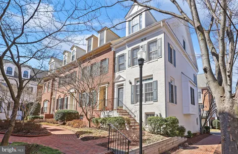 8861 Ashgrove House Lane, Vienna, VA MLS: VAFX2229606