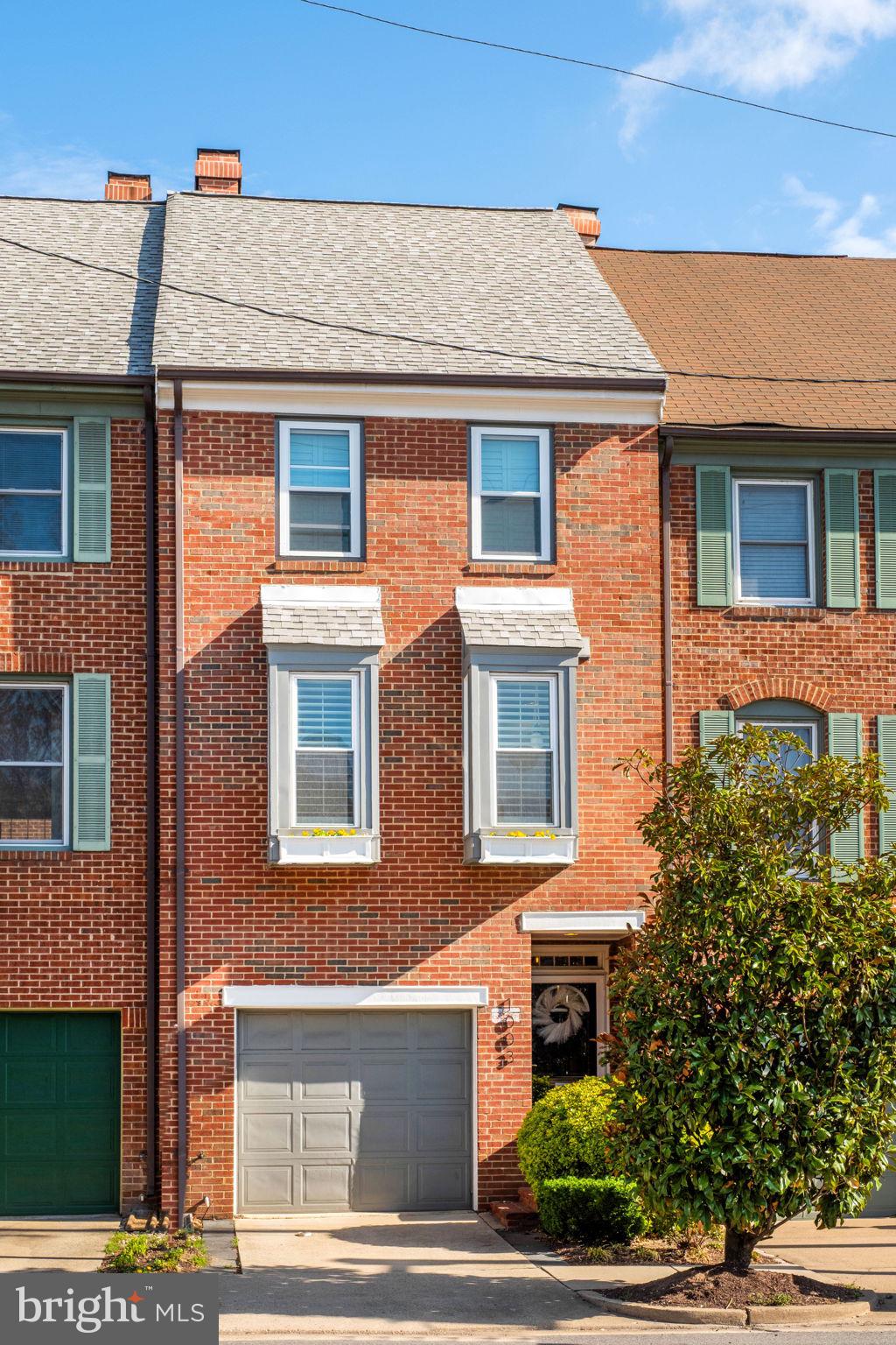 KINGS ROWE - Residential