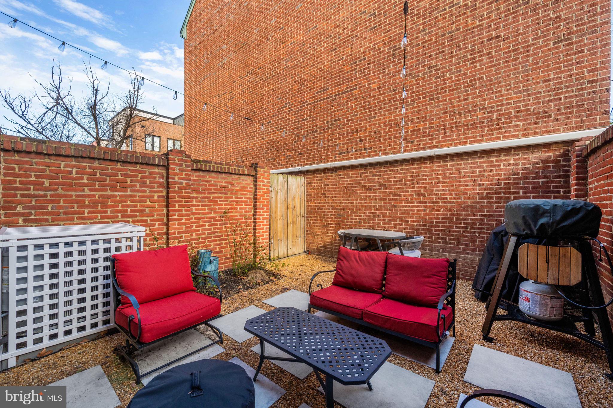 KINGS ROWE - Residential