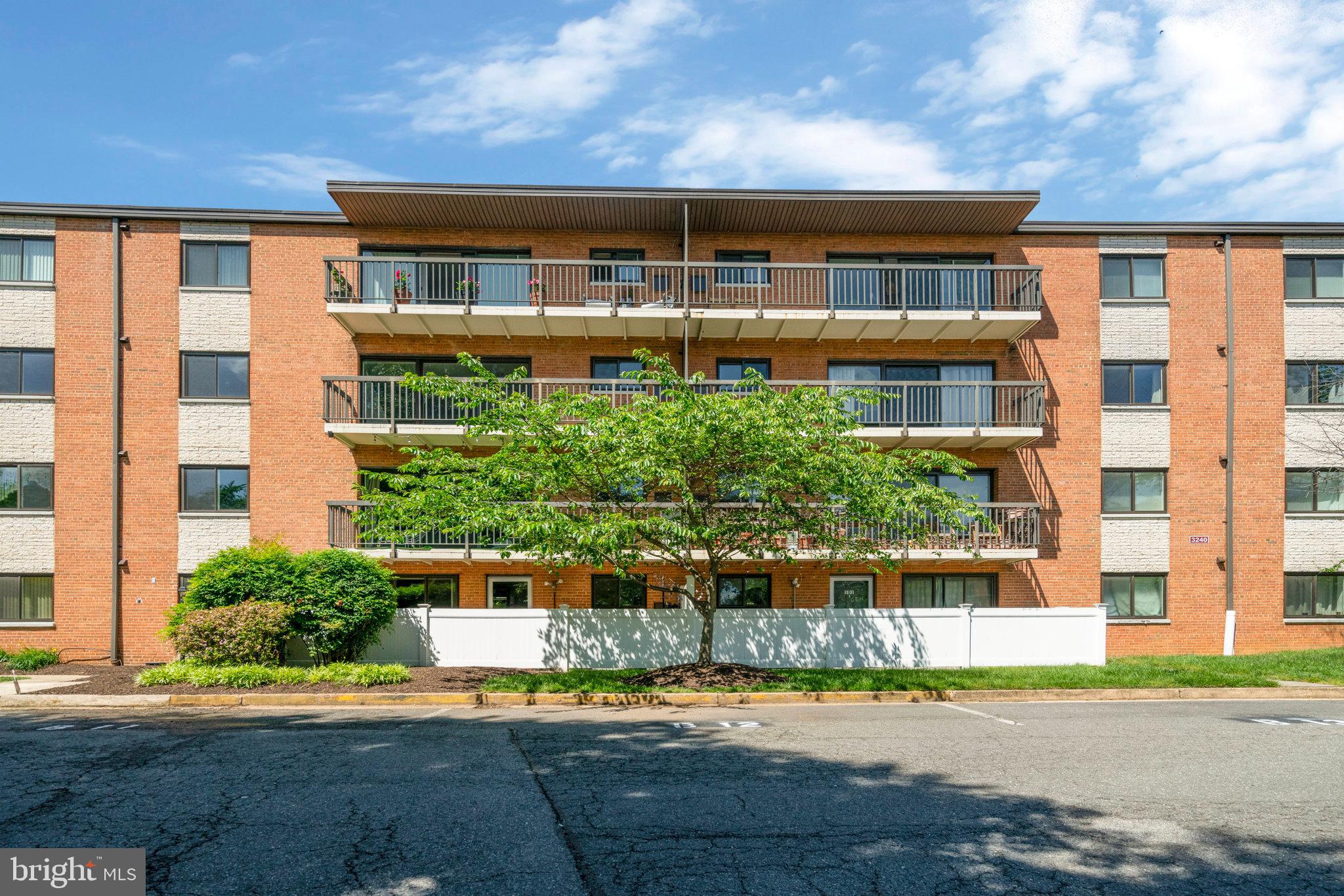 BOLLING BROOK - Residential