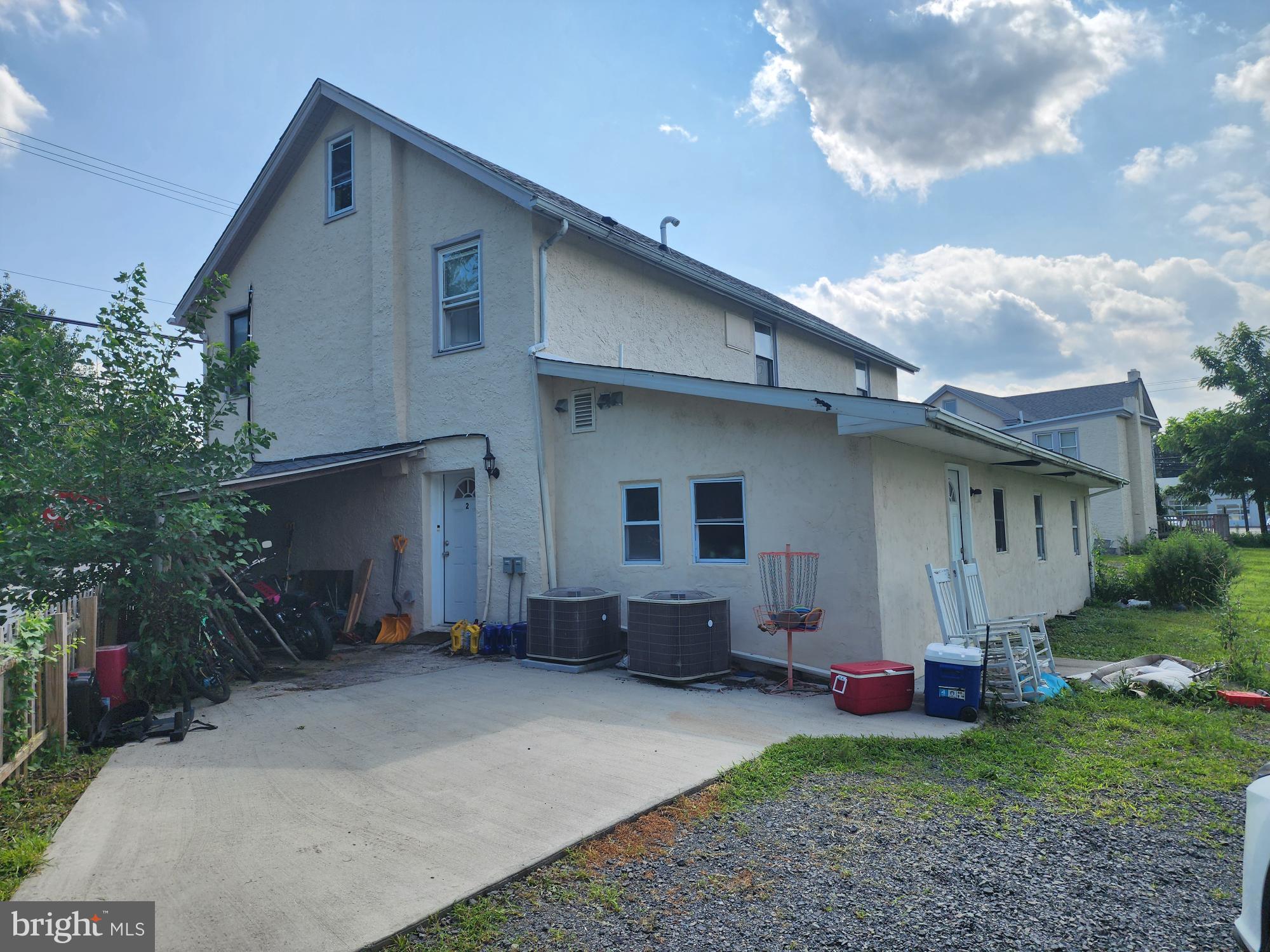 4 bedroom, 1 1/2 bath 2nd and 3rd floor apartment in the Owen J. Roberts school district! Easy access to Route 422. Newer stainless-steel appliances plus a washer and dryer in the unit. Tenant can use large adjoining yard area and plenty of parking in the off street parking lot.
The unit is on the second building at the back of the building and the entrance for this 2nd and 3rd floor unit is from cemetery road.