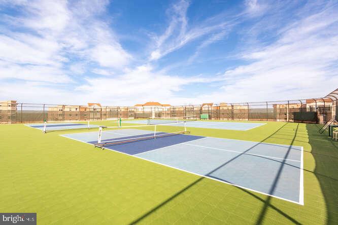 RIVERVIEW AT LANSDOWNE WOODS - Residential