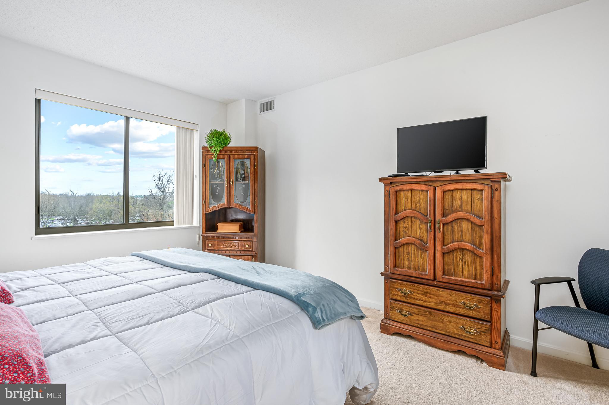 RIVERVIEW AT LANSDOWNE WOODS - Residential