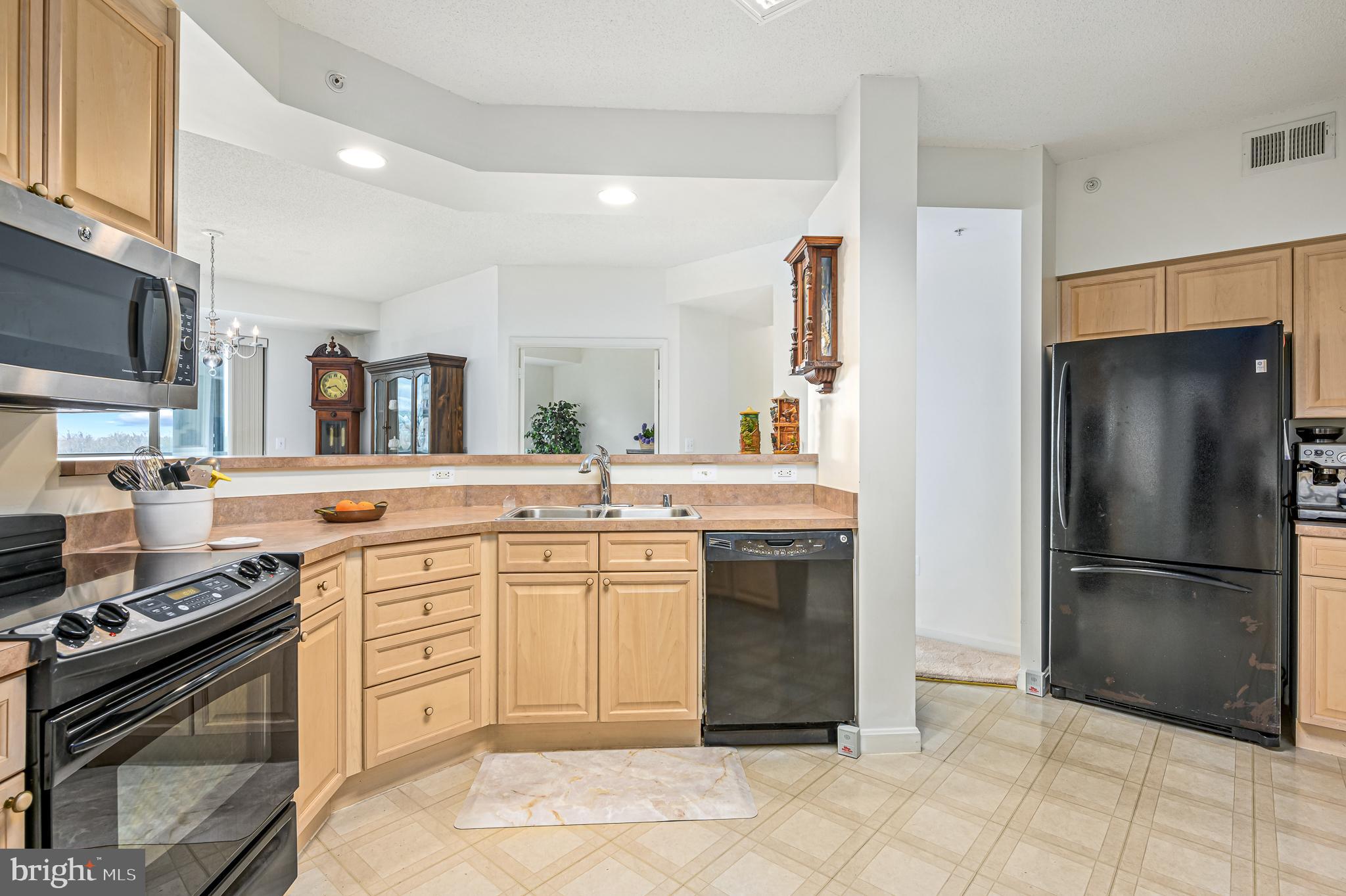 RIVERVIEW AT LANSDOWNE WOODS - Residential