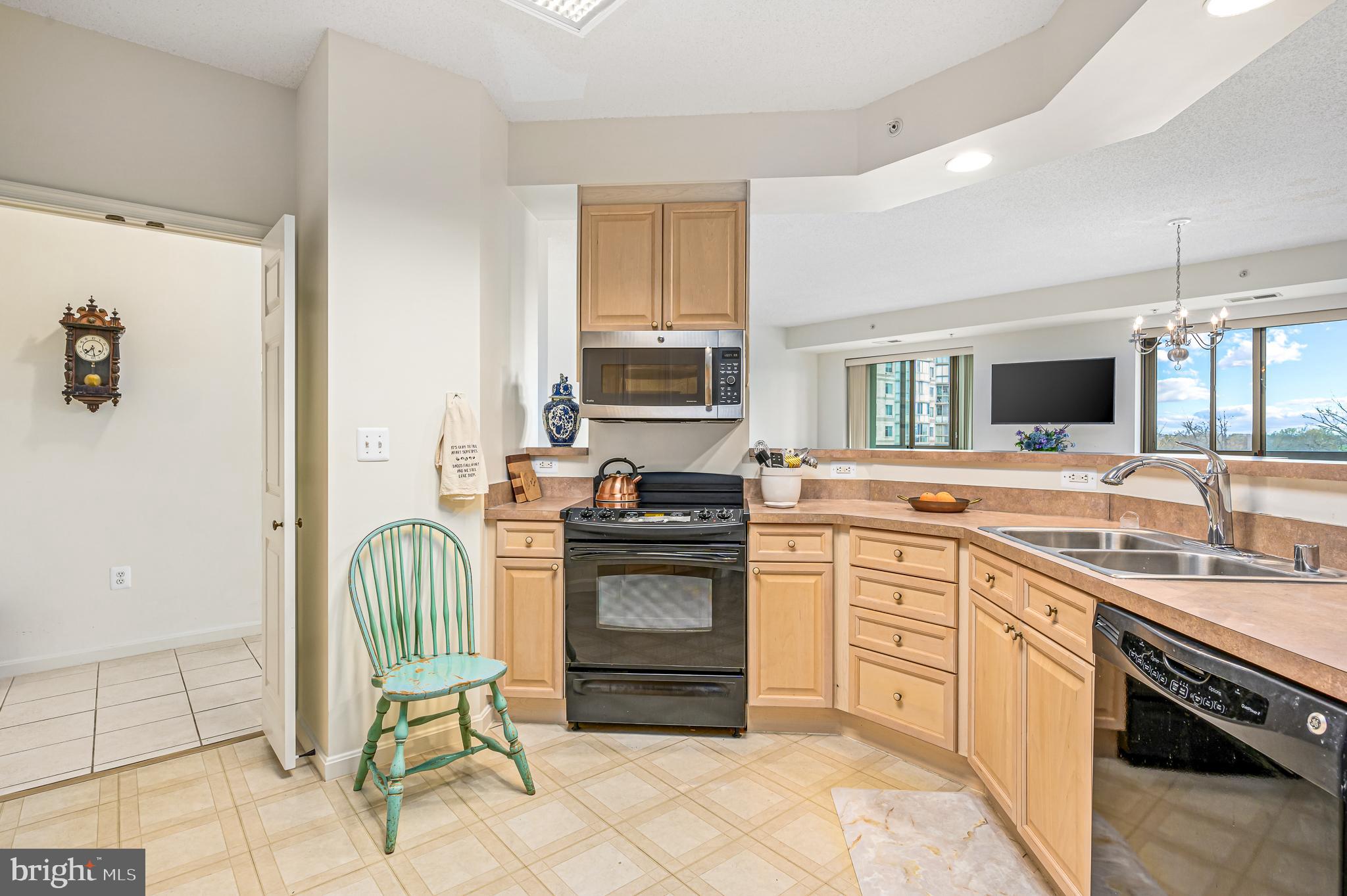 RIVERVIEW AT LANSDOWNE WOODS - Residential