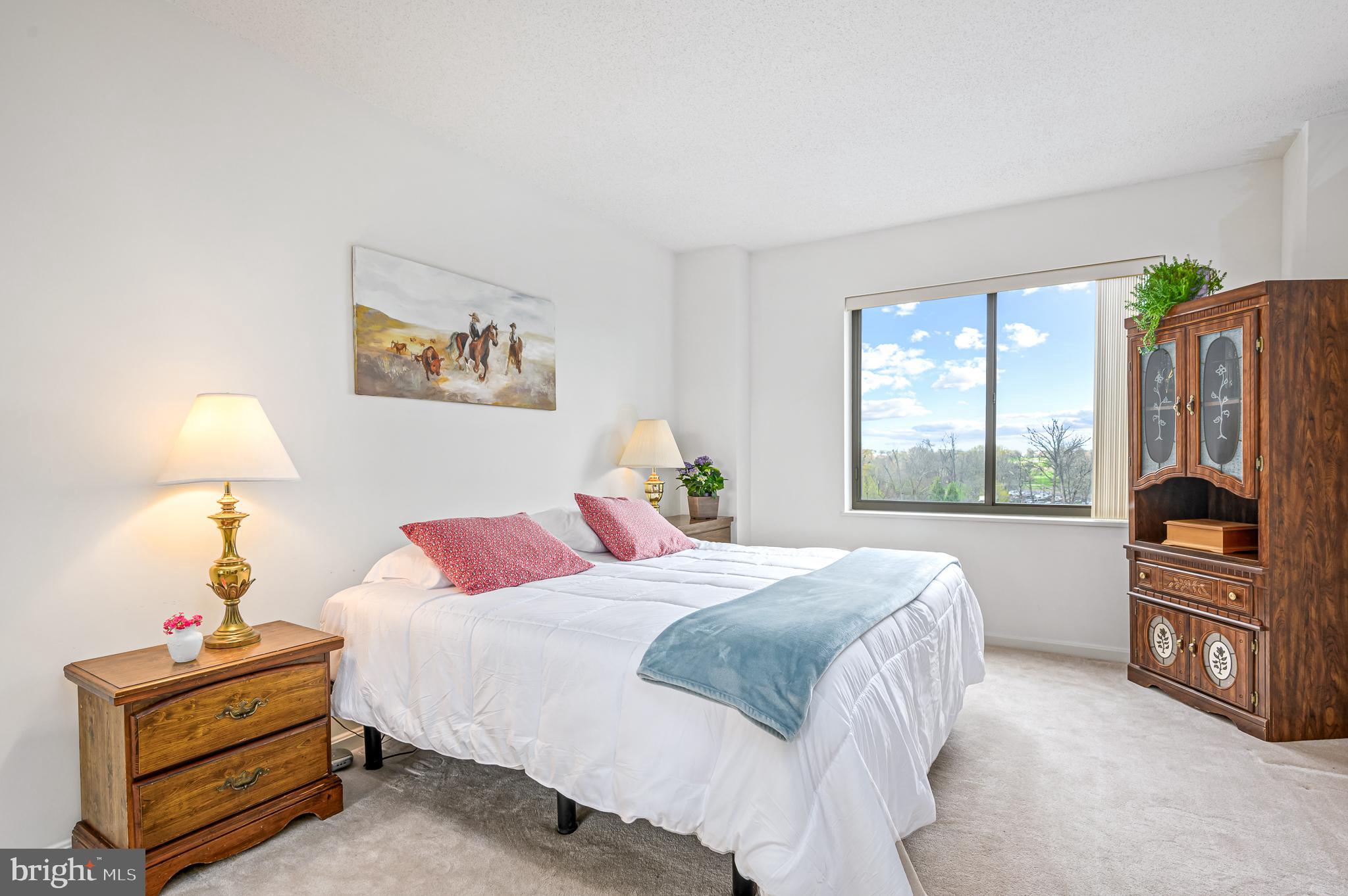 RIVERVIEW AT LANSDOWNE WOODS - Residential