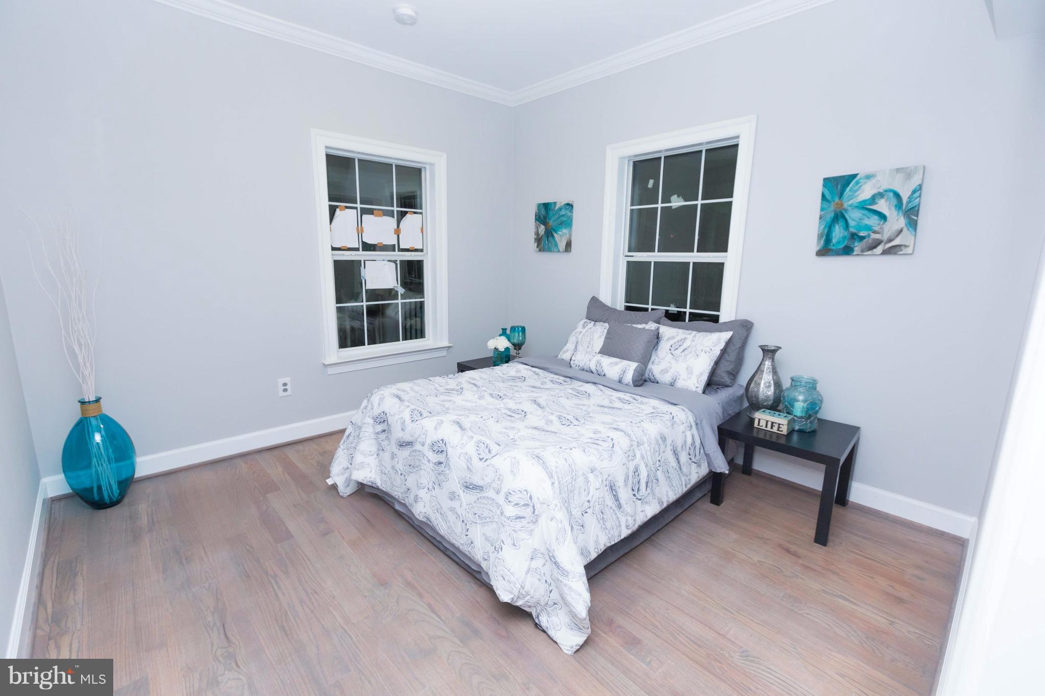 MT RAINIER- FUNKHOUSERS - Residential