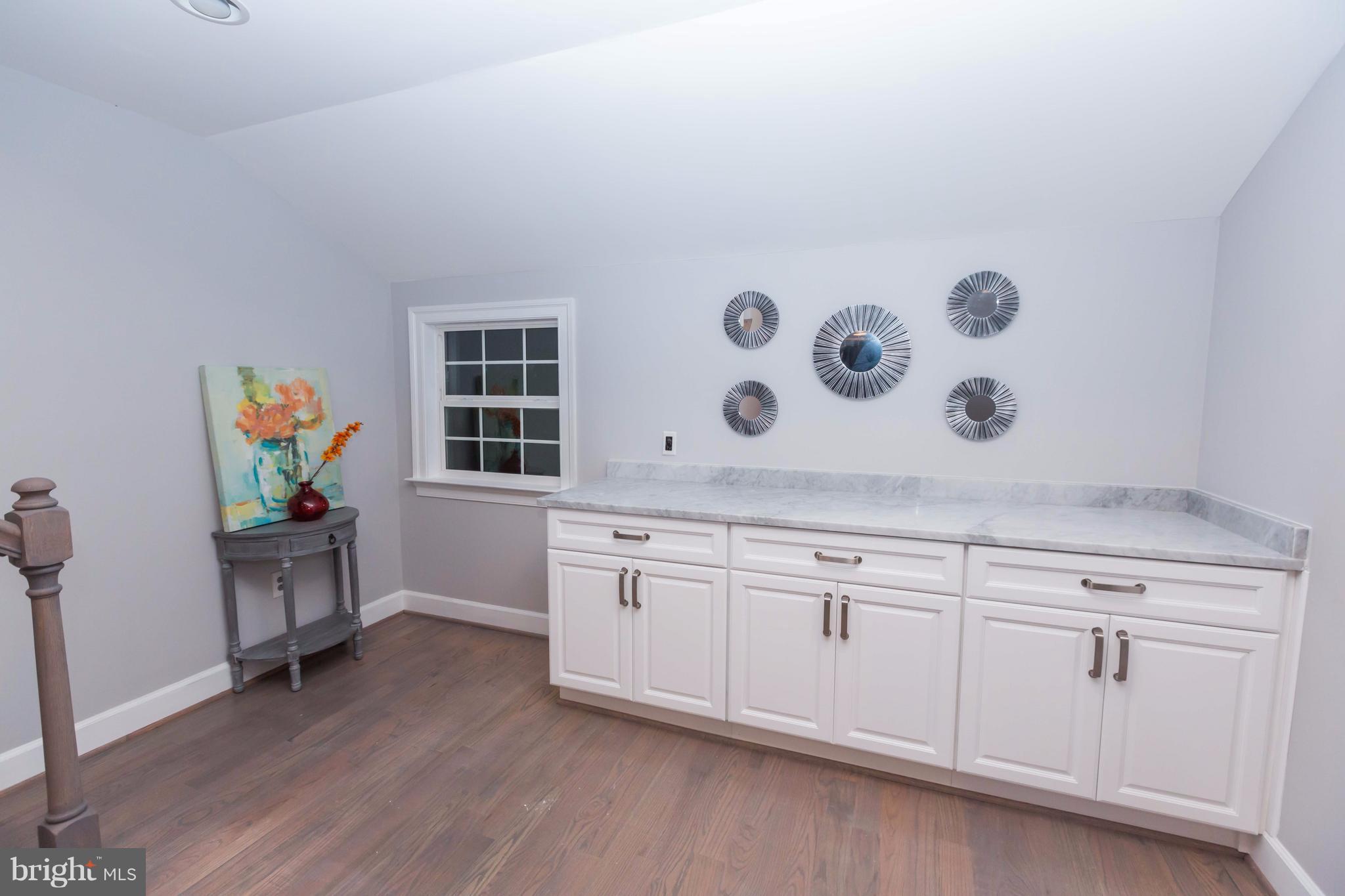 MT RAINIER- FUNKHOUSERS - Residential