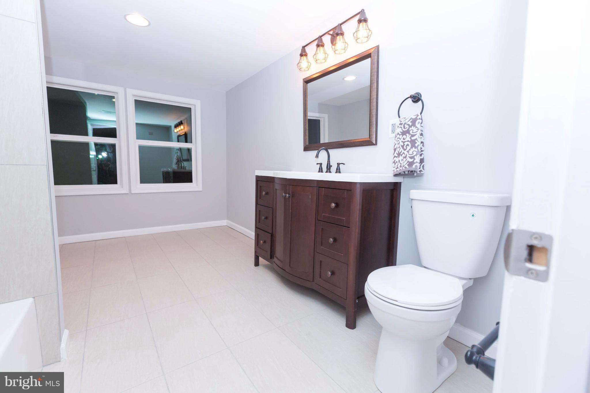 MT RAINIER- FUNKHOUSERS - Residential