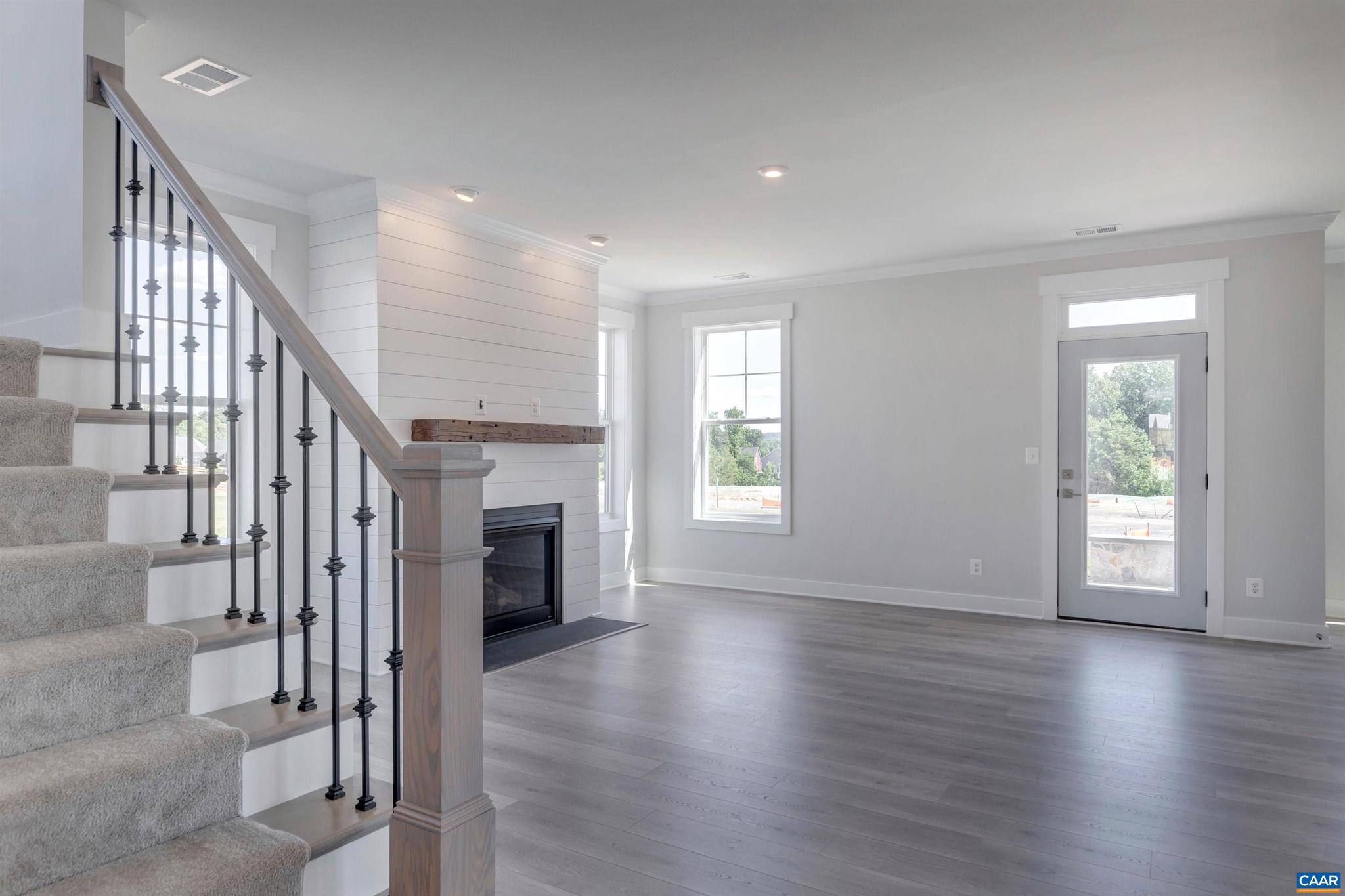 SPRING CREEK - Residential