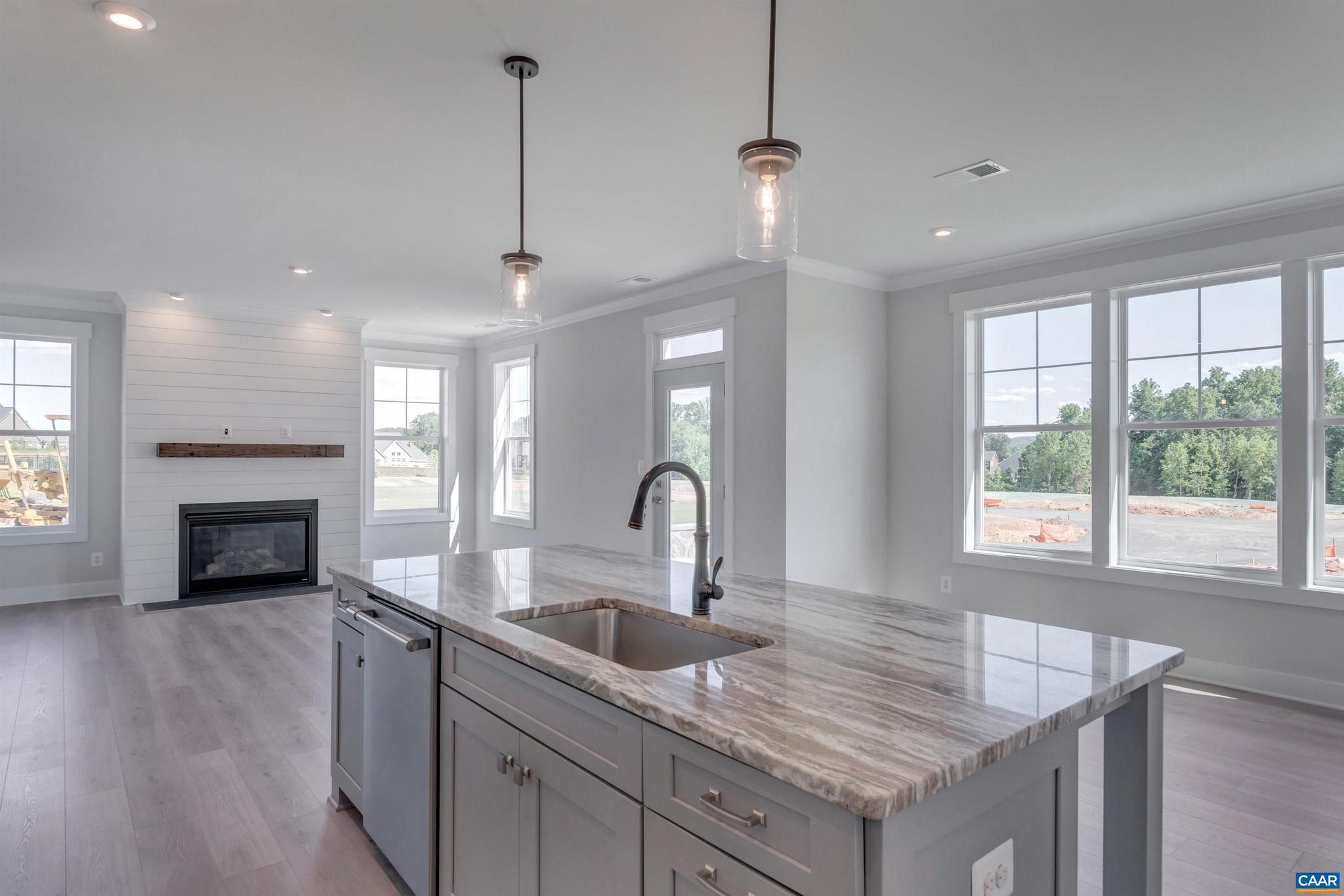 SPRING CREEK - Residential