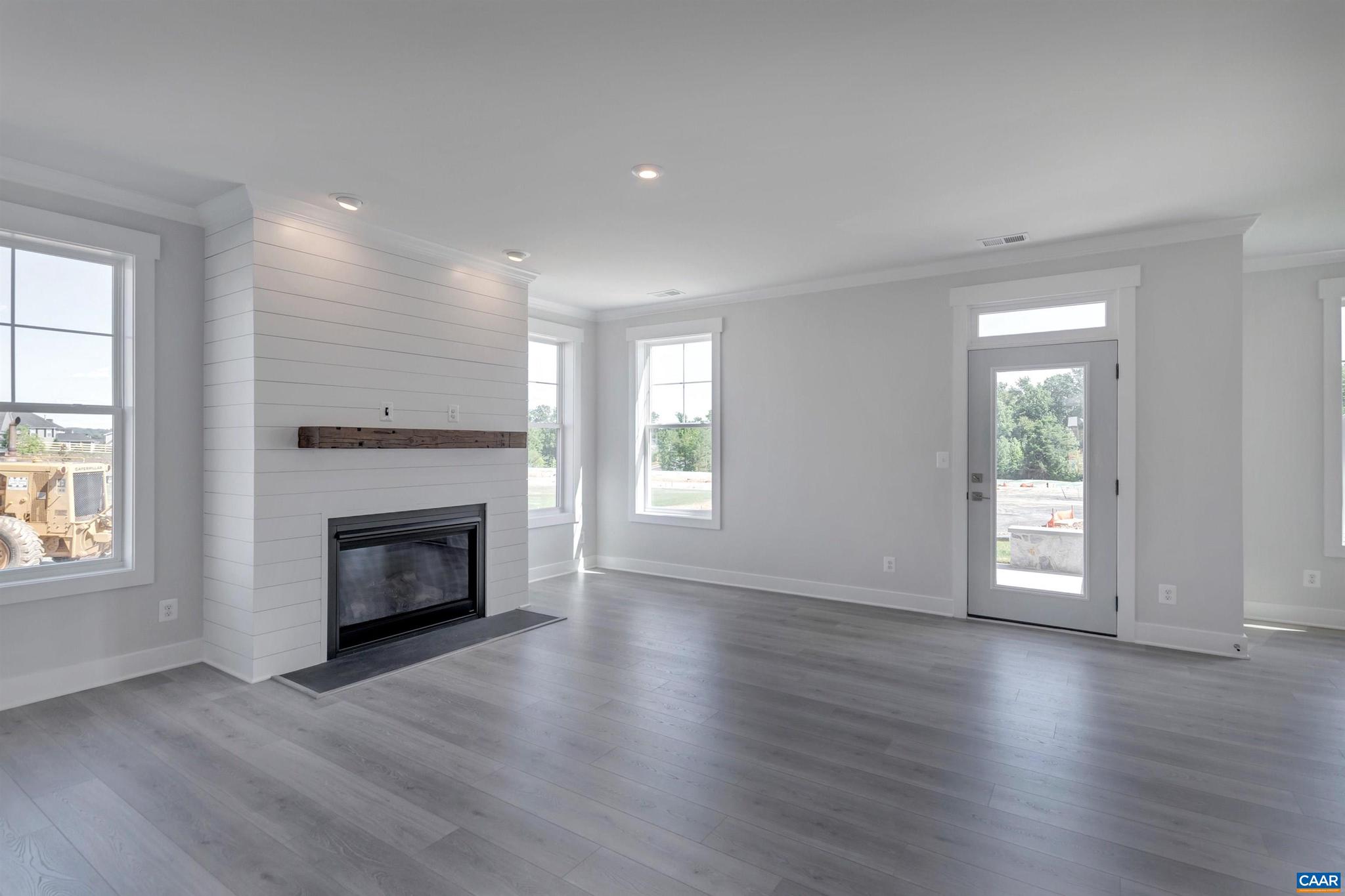 SPRING CREEK - Residential