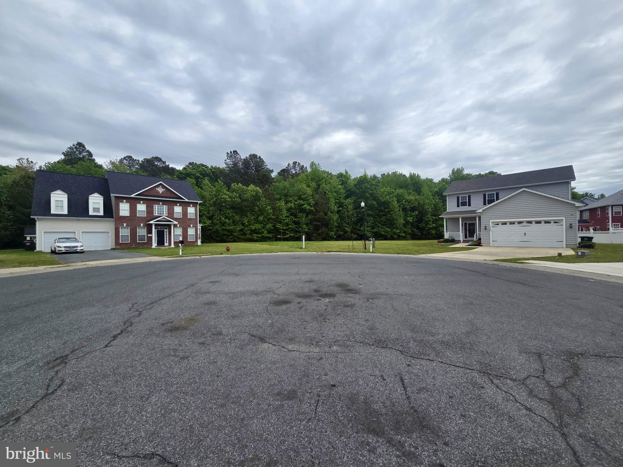 CATTAIL CROSSING - Land