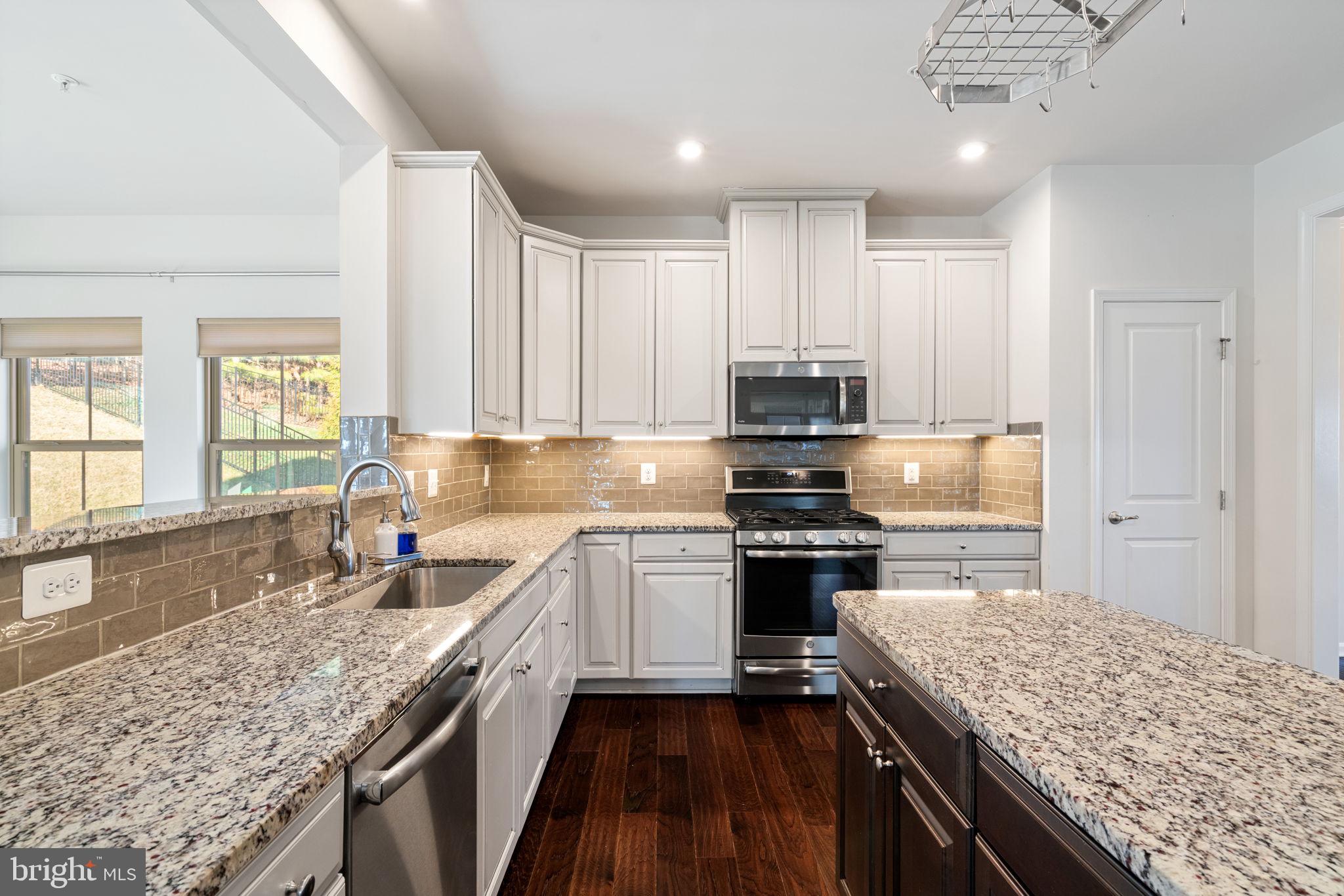 POTOMAC SHORES - Residential