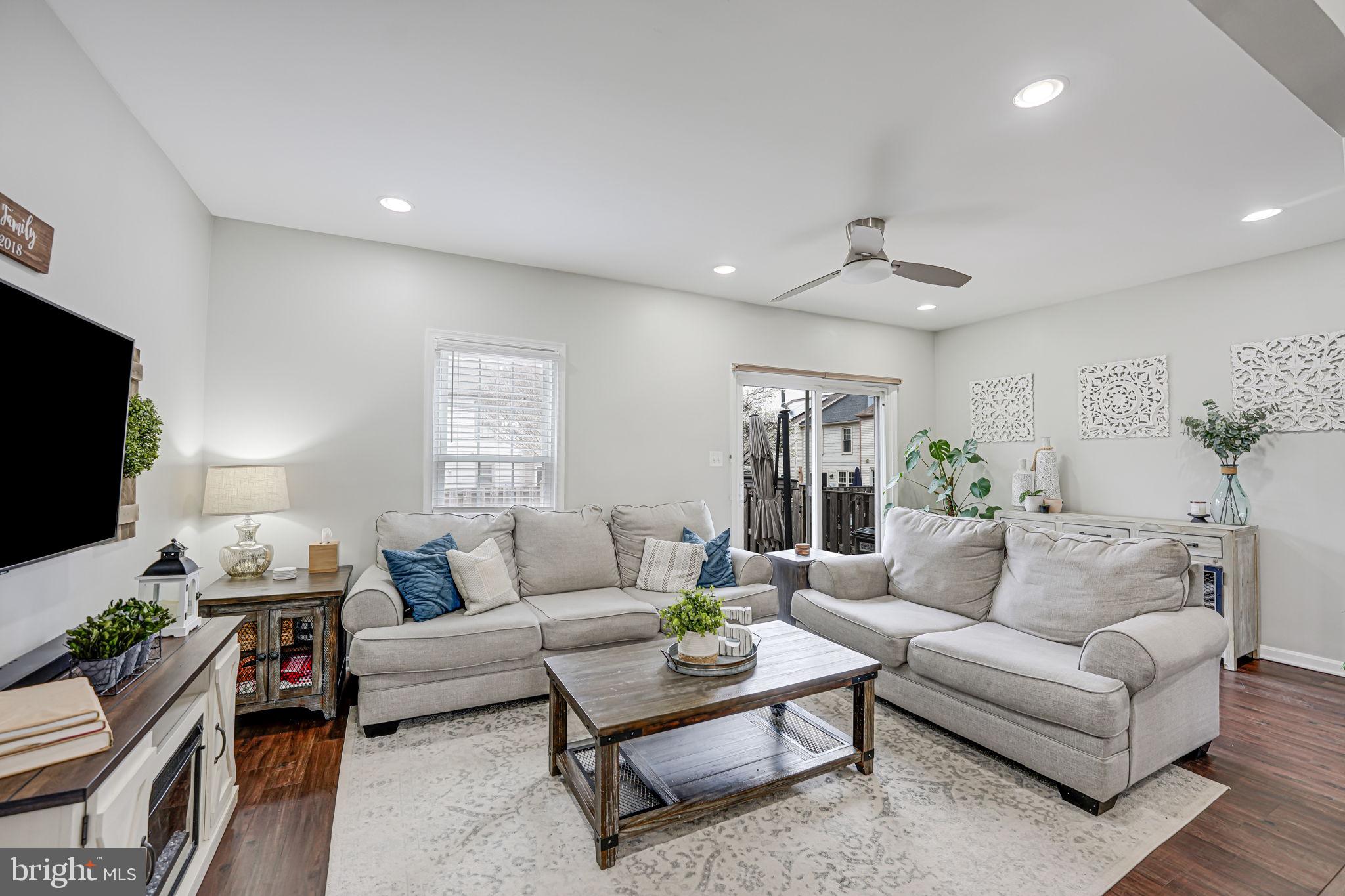 COLONY PARK - Residential