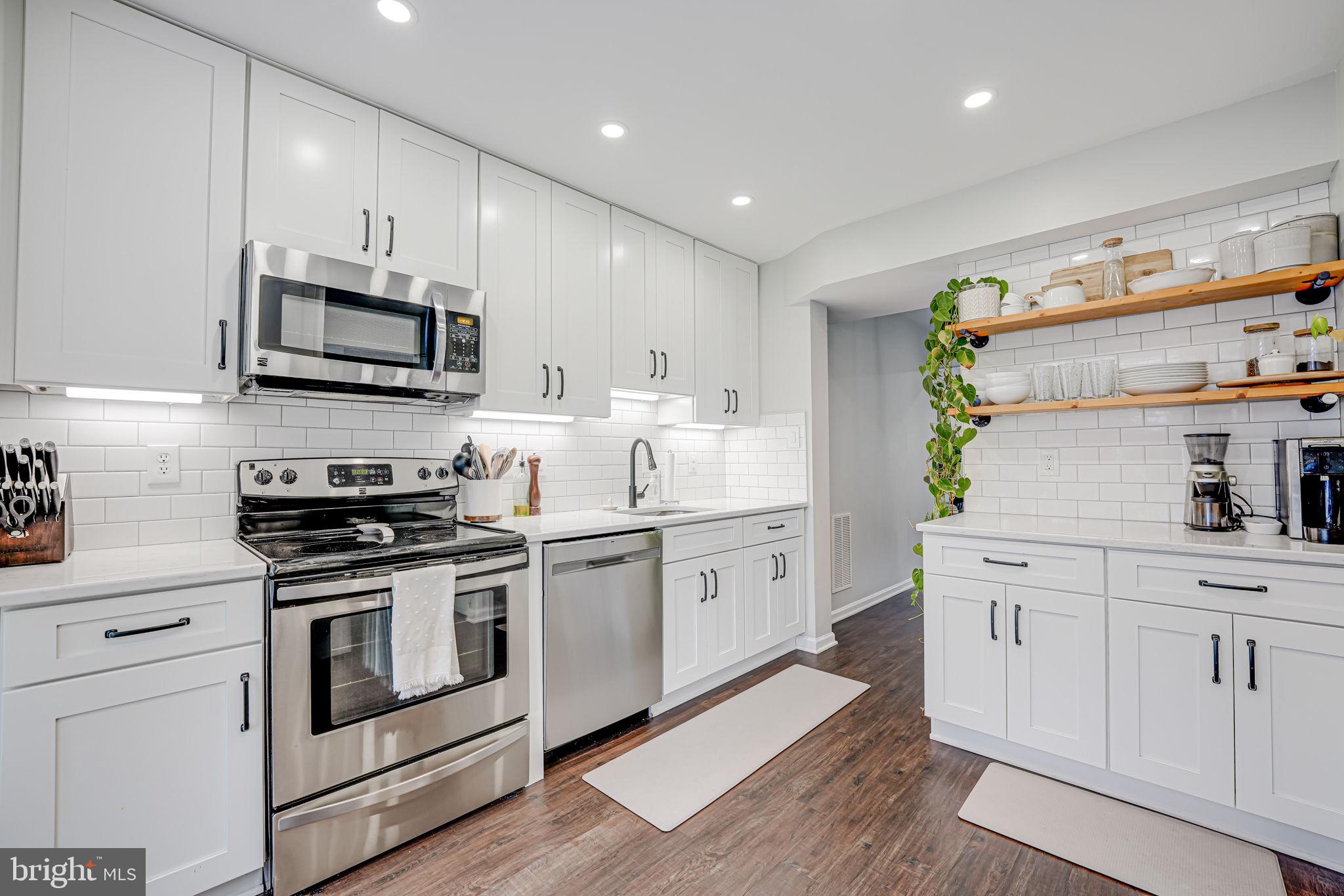 COLONY PARK - Residential